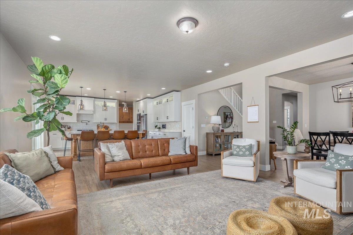 1216 N Kenora Ave., Star, Idaho 83669, 5 Bedrooms, 3.5 Bathrooms, Residential For Sale, Price $984,900, 98980473