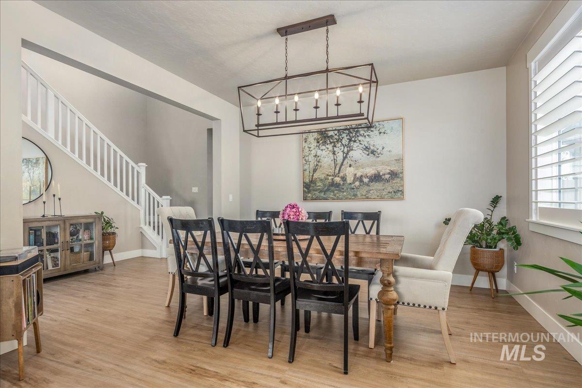 1216 N Kenora Ave., Star, Idaho 83669, 5 Bedrooms, 3.5 Bathrooms, Residential For Sale, Price $984,900, 98980473