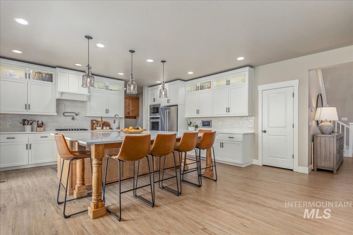 1216 N Kenora Ave., Star, Idaho 83669, 5 Bedrooms, 3.5 Bathrooms, Residential For Sale, Price $984,900, 98980473