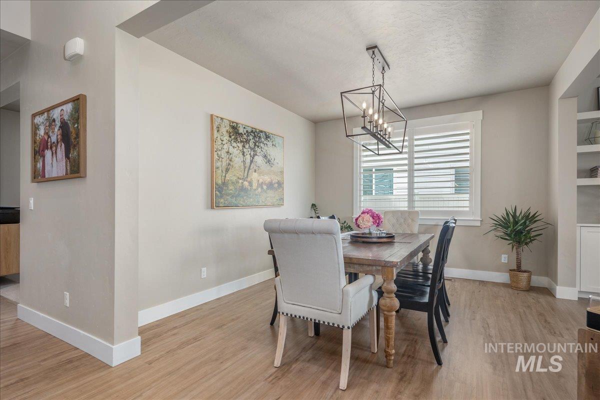 1216 N Kenora Ave., Star, Idaho 83669, 5 Bedrooms, 3.5 Bathrooms, Residential For Sale, Price $984,900, 98980473