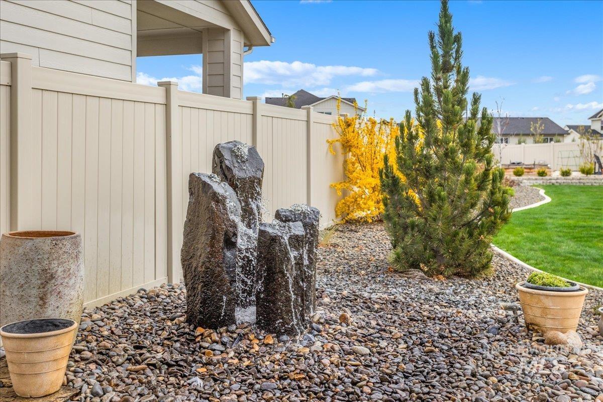 1216 N Kenora Ave., Star, Idaho 83669, 5 Bedrooms, 3.5 Bathrooms, Residential For Sale, Price $984,900, 98980473