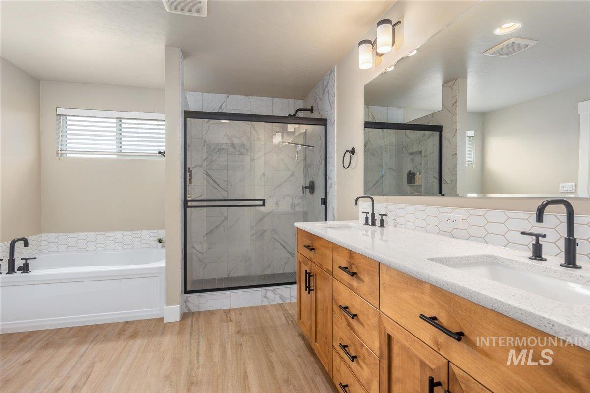 1216 N Kenora Ave., Star, Idaho 83669, 5 Bedrooms, 3.5 Bathrooms, Residential For Sale, Price $984,900, 98980473