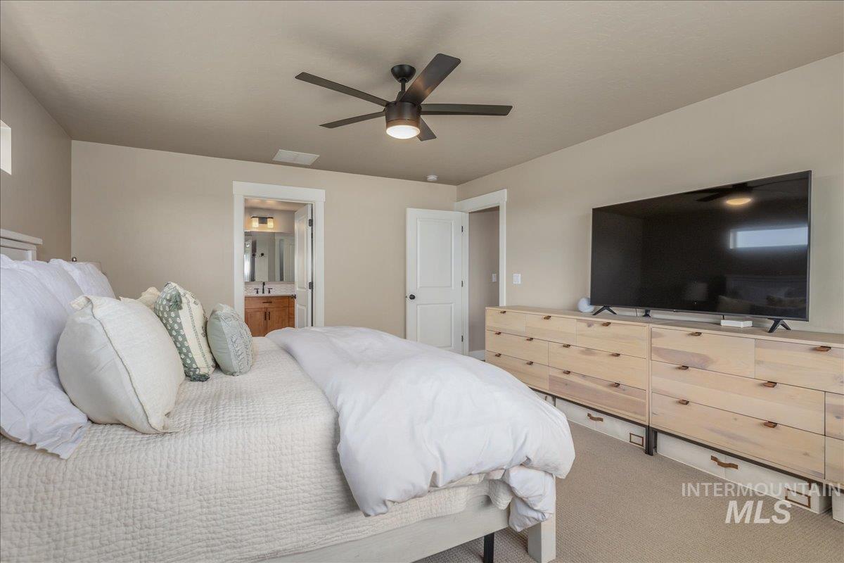 1216 N Kenora Ave., Star, Idaho 83669, 5 Bedrooms, 3.5 Bathrooms, Residential For Sale, Price $984,900, 98980473