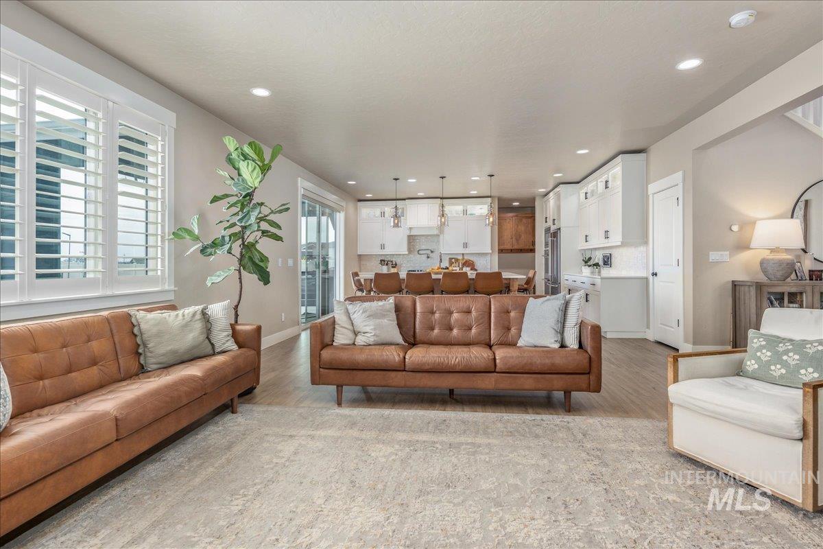 1216 N Kenora Ave., Star, Idaho 83669, 5 Bedrooms, 3.5 Bathrooms, Residential For Sale, Price $984,900, 98980473