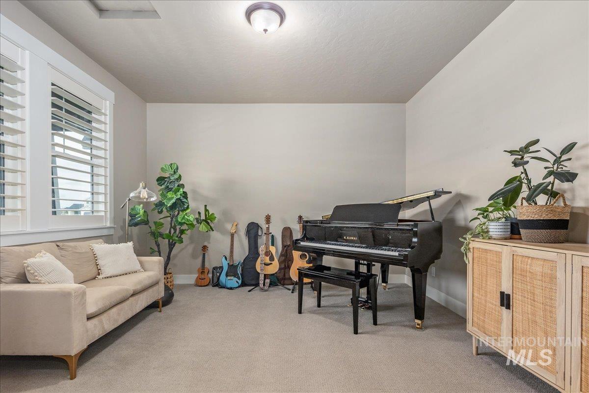 1216 N Kenora Ave., Star, Idaho 83669, 5 Bedrooms, 3.5 Bathrooms, Residential For Sale, Price $999,900,MLS 98980473