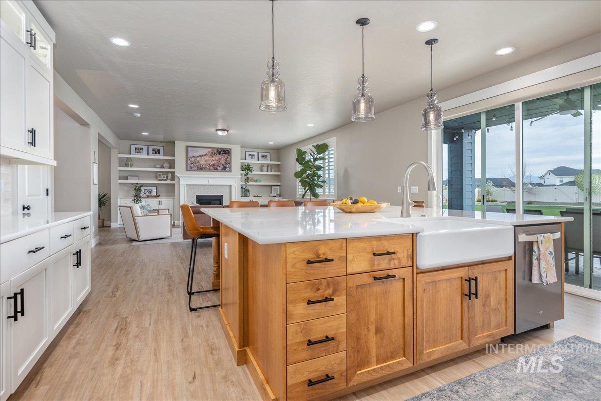 1216 N Kenora Ave., Star, Idaho 83669, 5 Bedrooms, 3.5 Bathrooms, Residential For Sale, Price $999,900,MLS 98980473