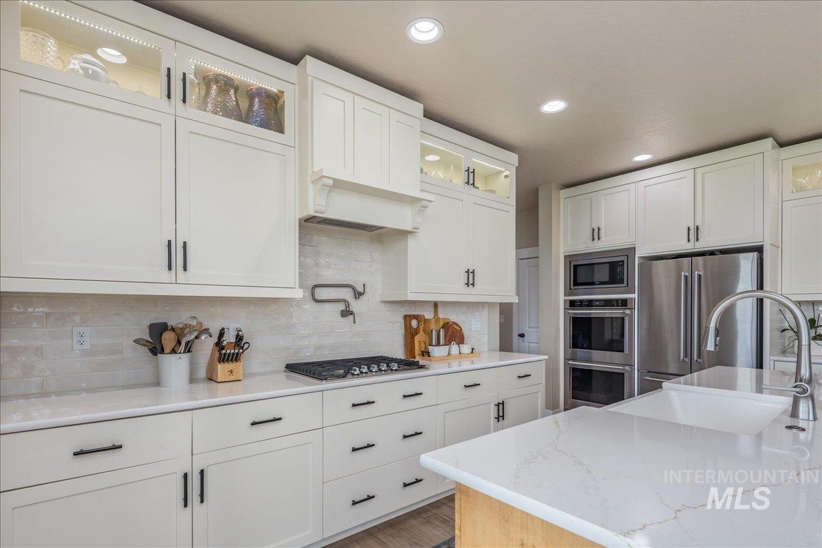 1216 N Kenora Ave., Star, Idaho 83669, 5 Bedrooms, 3.5 Bathrooms, Residential For Sale, Price $984,900, 98980473