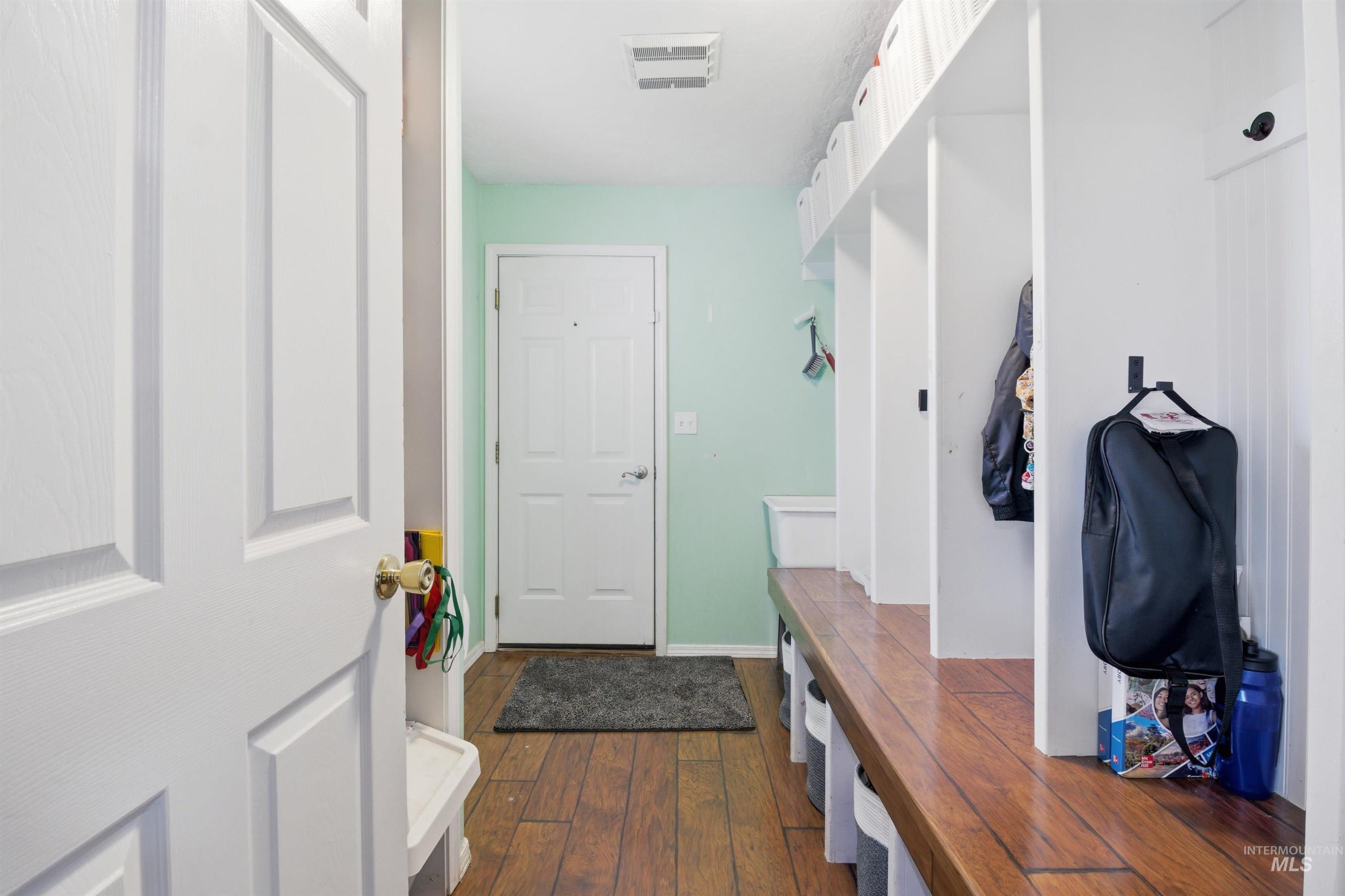 237 Sunrise Dr, Moscow, Idaho 83843, 5 Bedrooms, 3 Bathrooms, Residential For Sale, Price $719,000,MLS 98980475