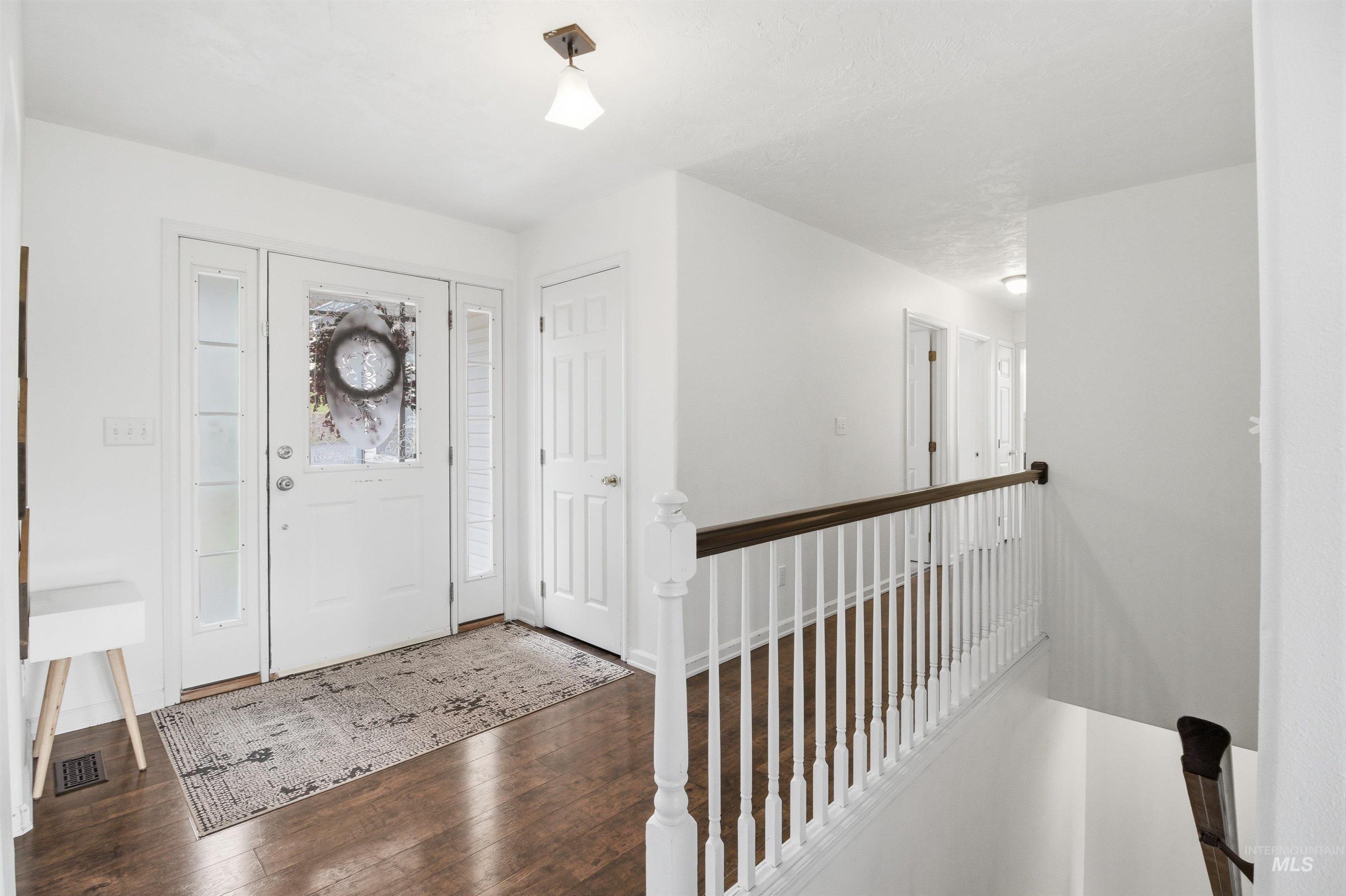 237 Sunrise Dr, Moscow, Idaho 83843, 5 Bedrooms, 3 Bathrooms, Residential For Sale, Price $719,000,MLS 98980475