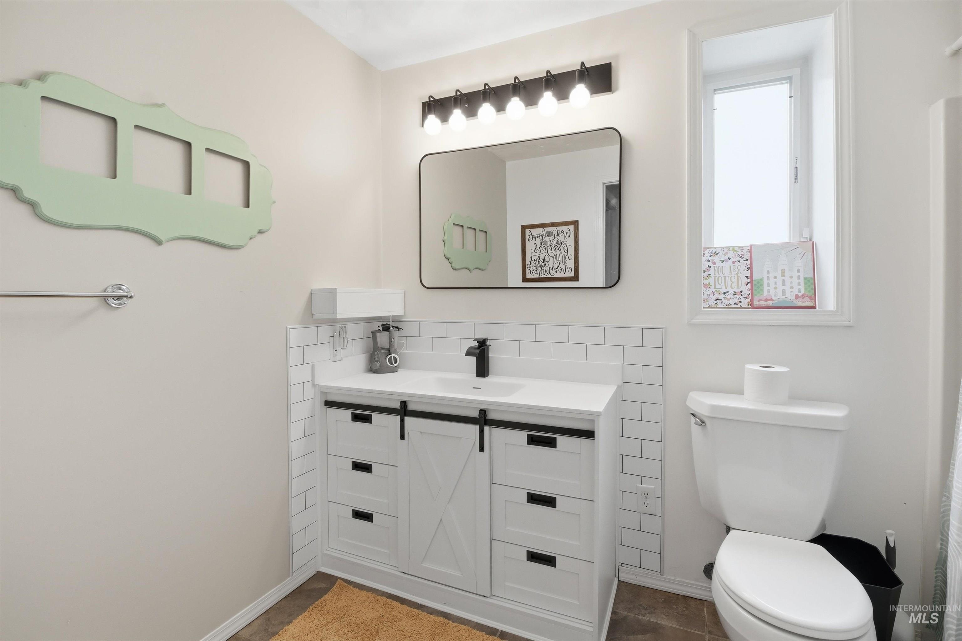 237 Sunrise Dr, Moscow, Idaho 83843, 5 Bedrooms, 3 Bathrooms, Residential For Sale, Price $719,000,MLS 98980475