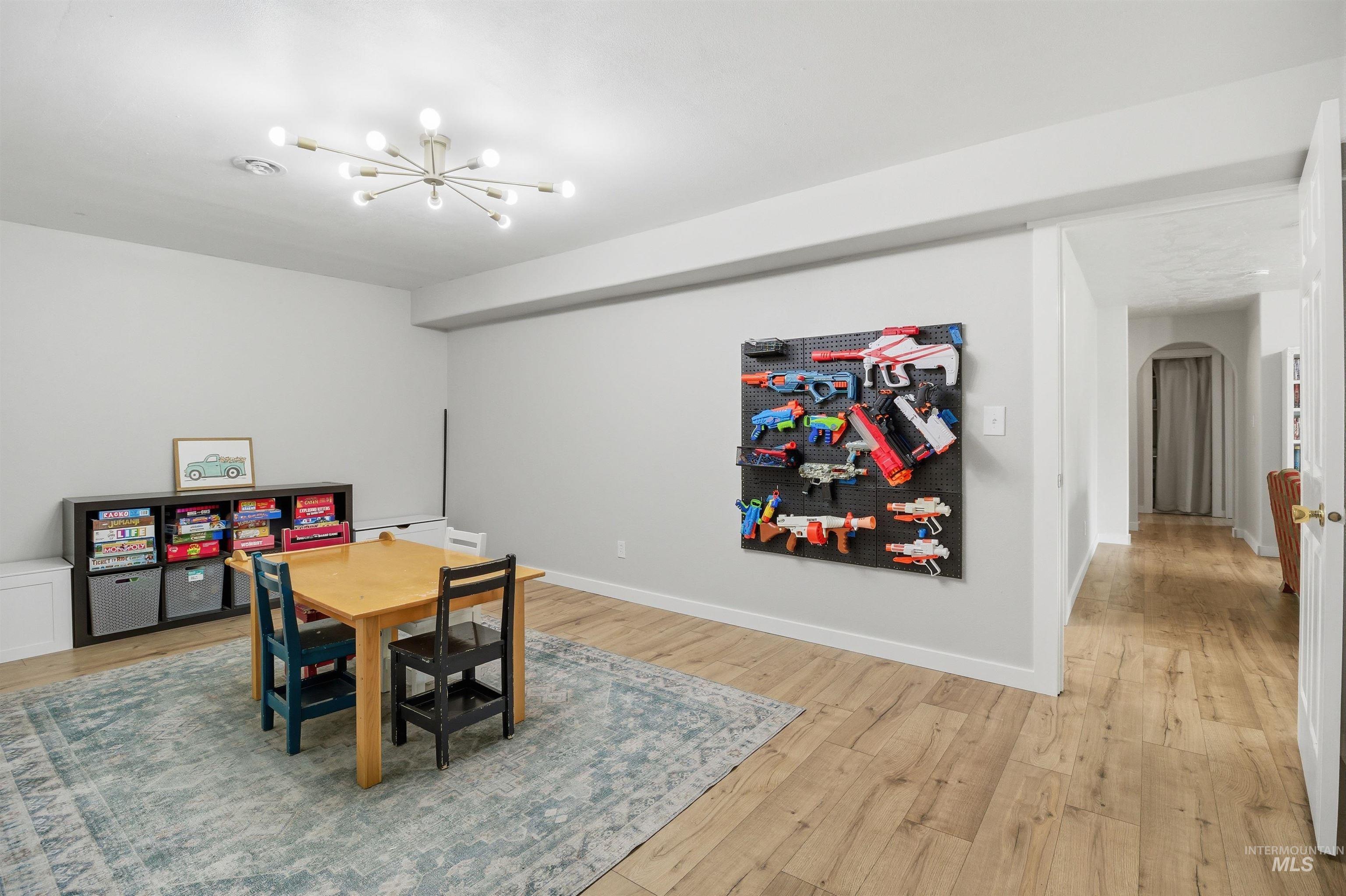 237 Sunrise Dr, Moscow, Idaho 83843, 5 Bedrooms, 3 Bathrooms, Residential For Sale, Price $719,000,MLS 98980475