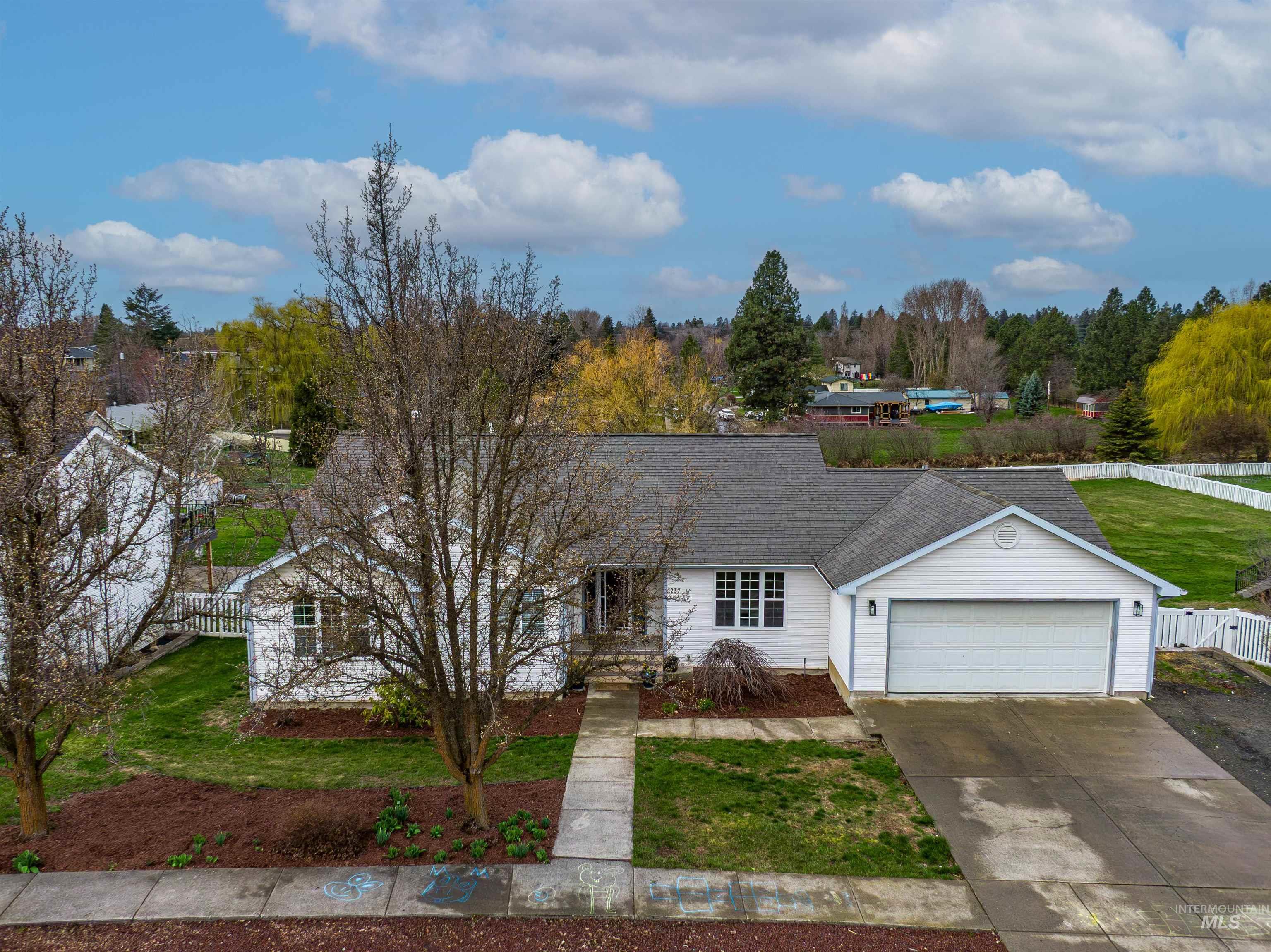 237 Sunrise Dr, Moscow, Idaho 83843, 5 Bedrooms, 3 Bathrooms, Residential For Sale, Price $709,000, 98980475