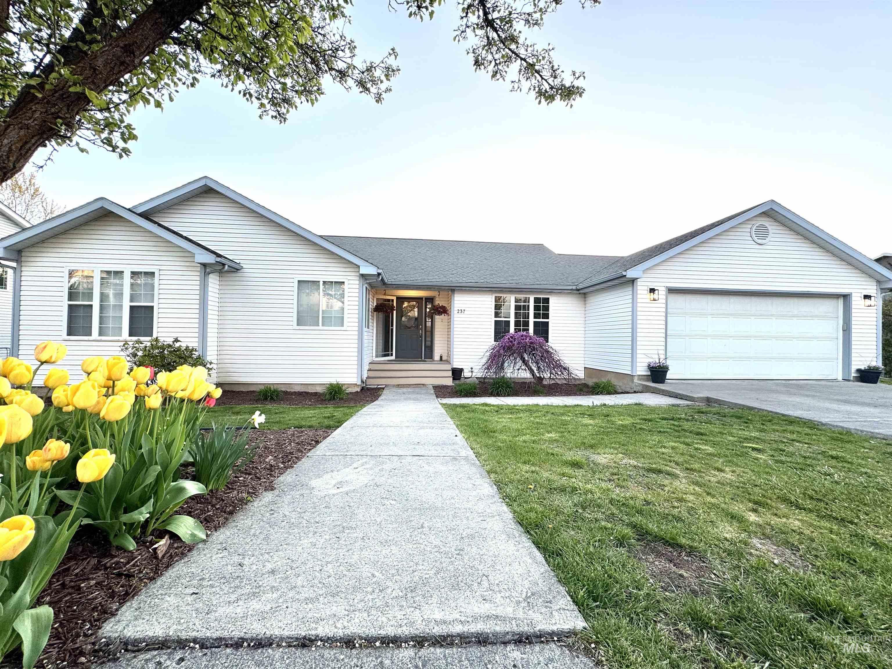 237 Sunrise Dr, Moscow, Idaho 83843, 5 Bedrooms, 3 Bathrooms, Residential For Sale, Price $697,500, 98980475