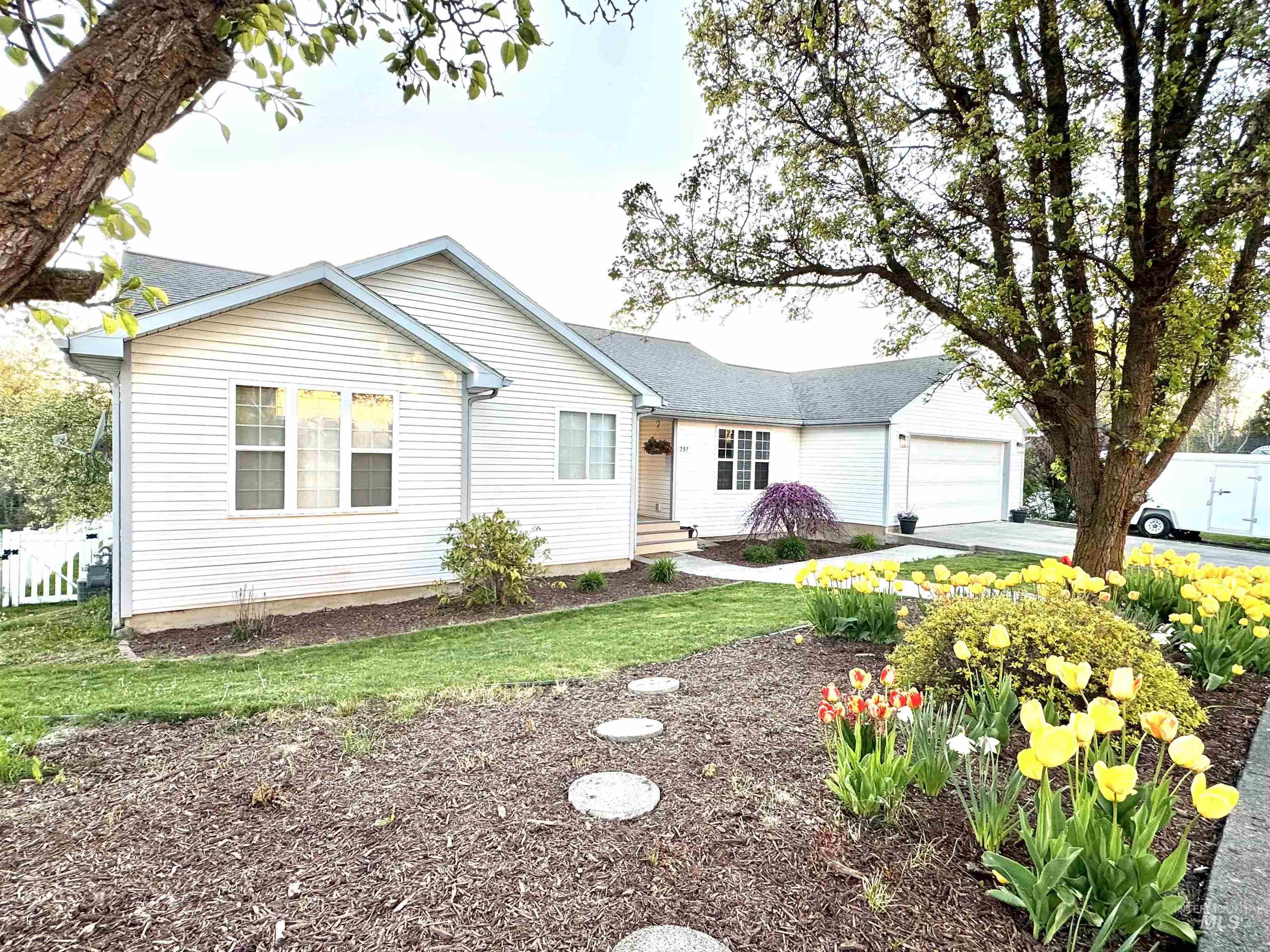237 Sunrise Dr, Moscow, Idaho 83843, 5 Bedrooms, 3 Bathrooms, Residential For Sale, Price $697,500, 98980475