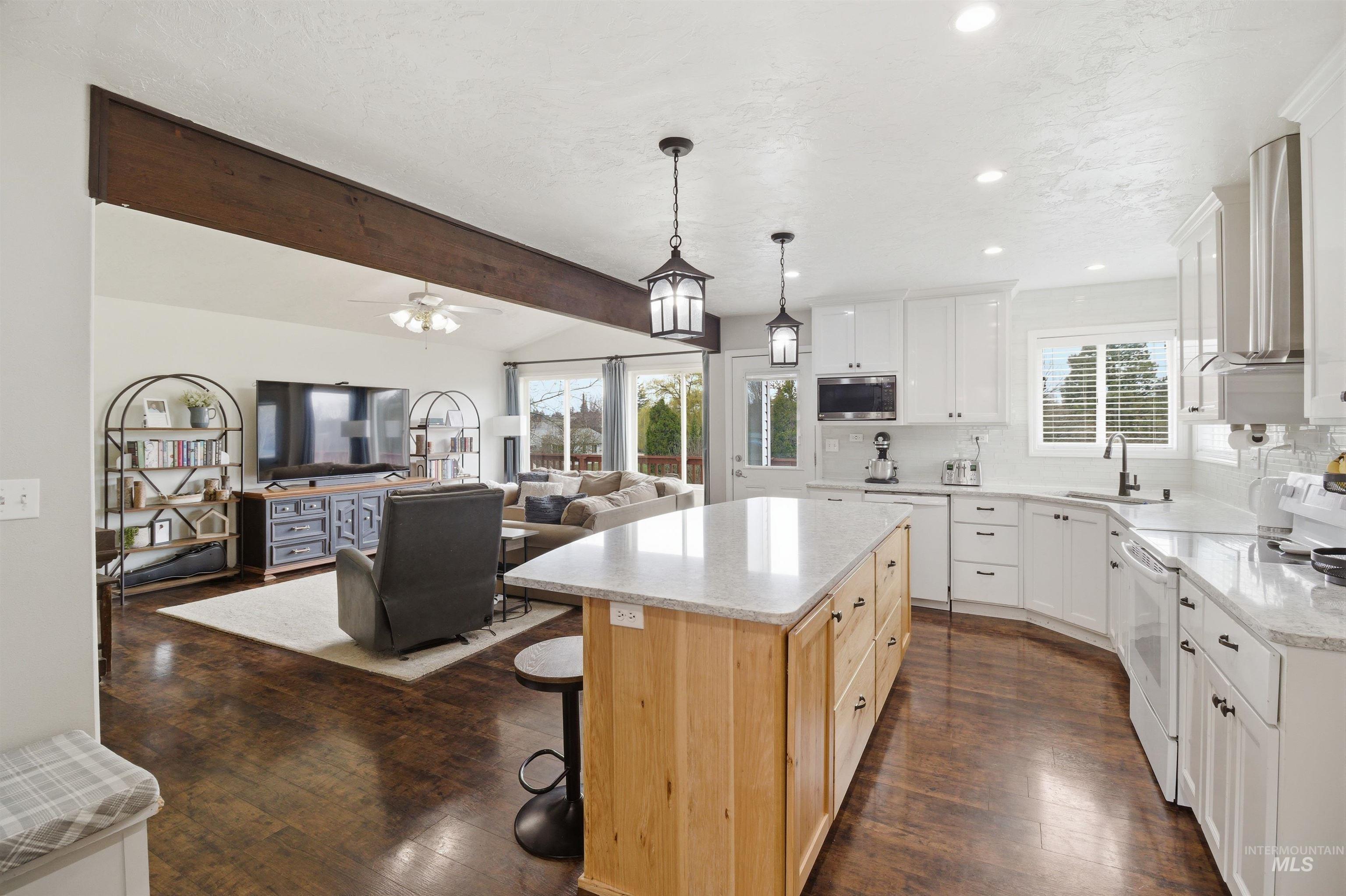 237 Sunrise Dr, Moscow, Idaho 83843, 5 Bedrooms, 3 Bathrooms, Residential For Sale, Price $719,000,MLS 98980475