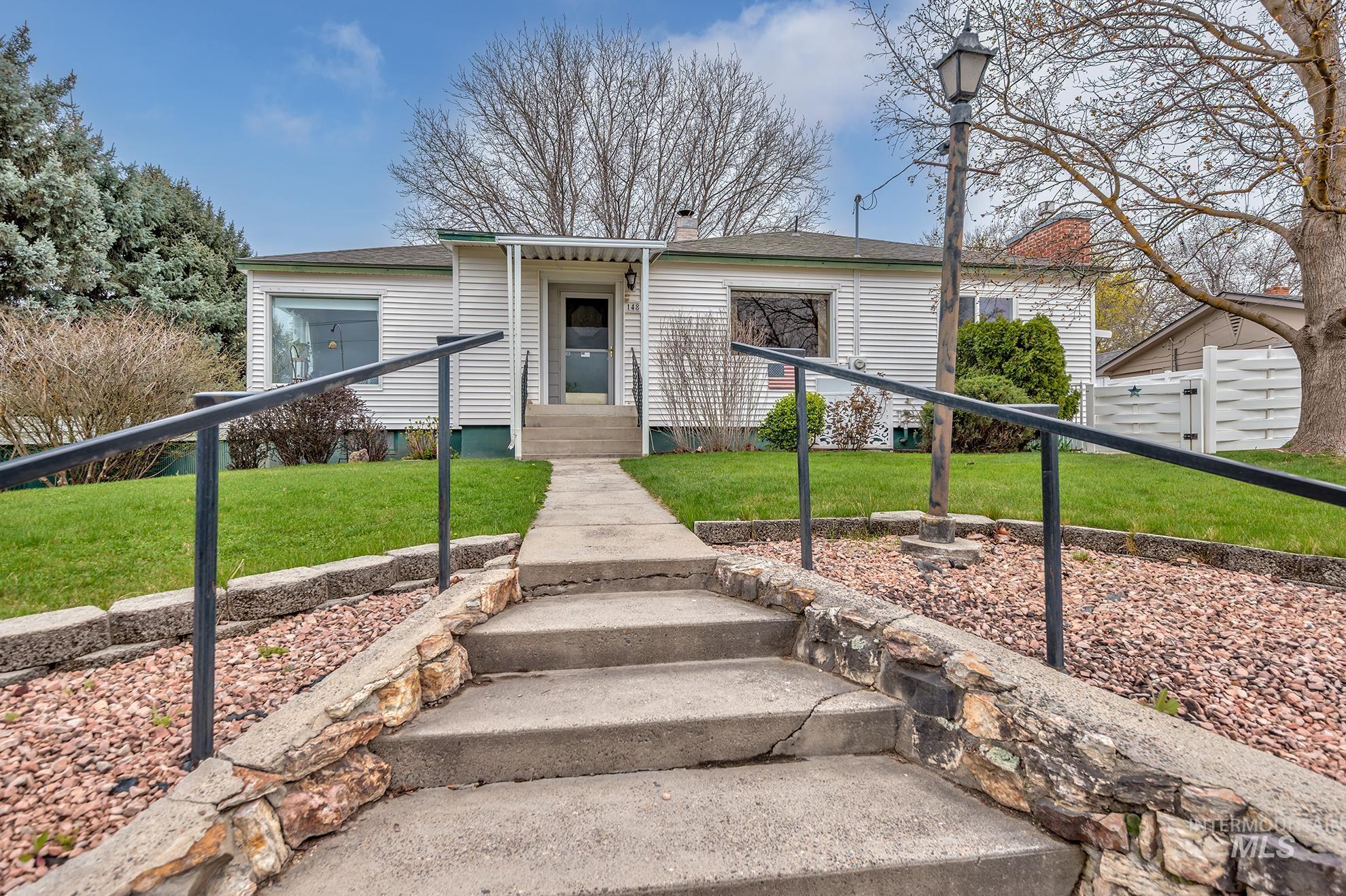 148 N 20th St, Payette, Idaho 83661, 3 Bedrooms, 2 Bathrooms, Residential For Sale, Price $399,000,MLS 98980477