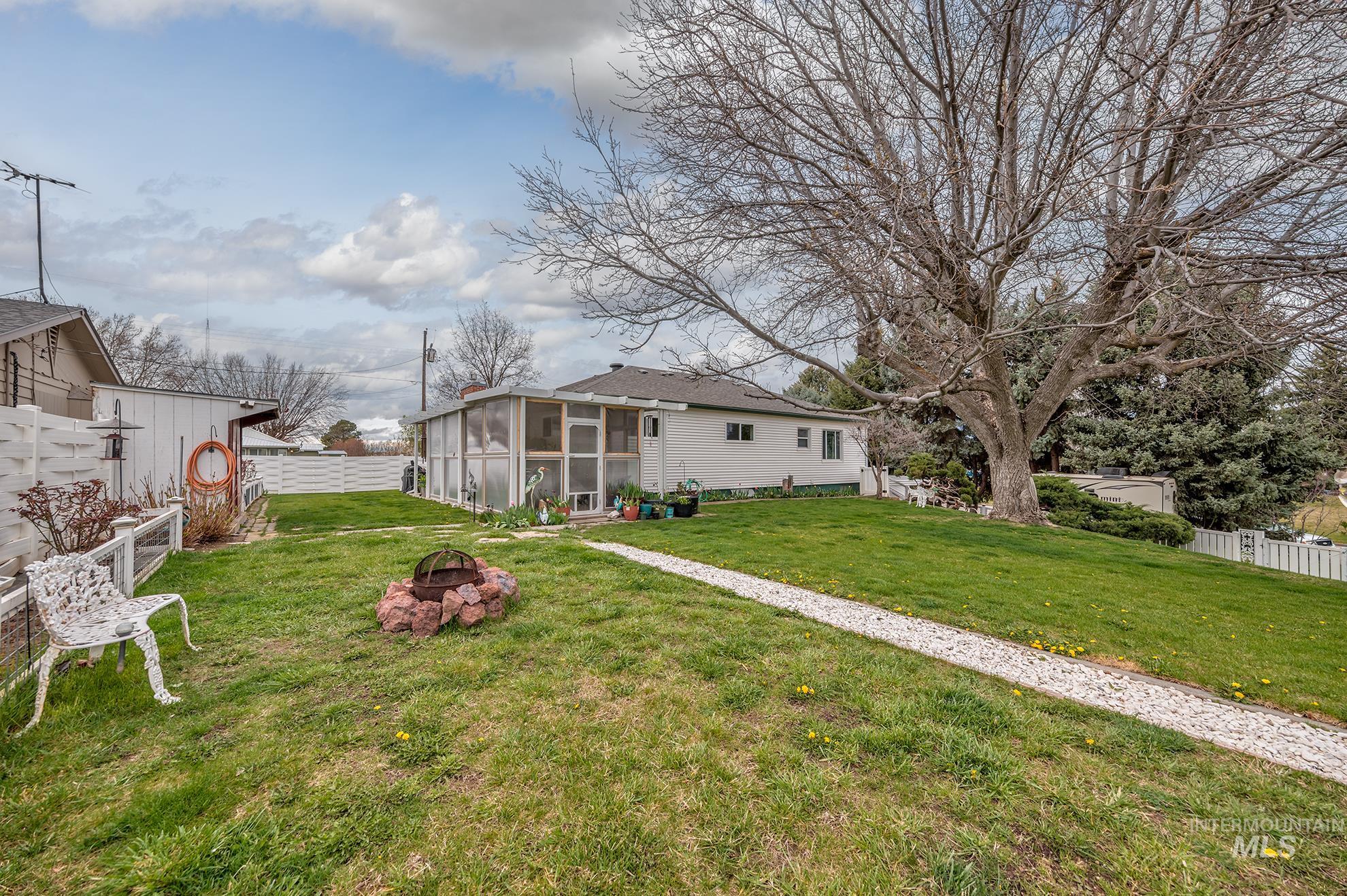 148 N 20th St, Payette, Idaho 83661, 3 Bedrooms, 2 Bathrooms, Residential For Sale, Price $399,000,MLS 98980477