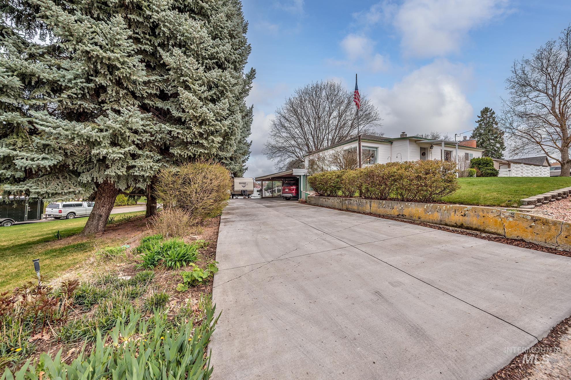 148 N 20th St, Payette, Idaho 83661, 3 Bedrooms, 2 Bathrooms, Residential For Sale, Price $399,000,MLS 98980477