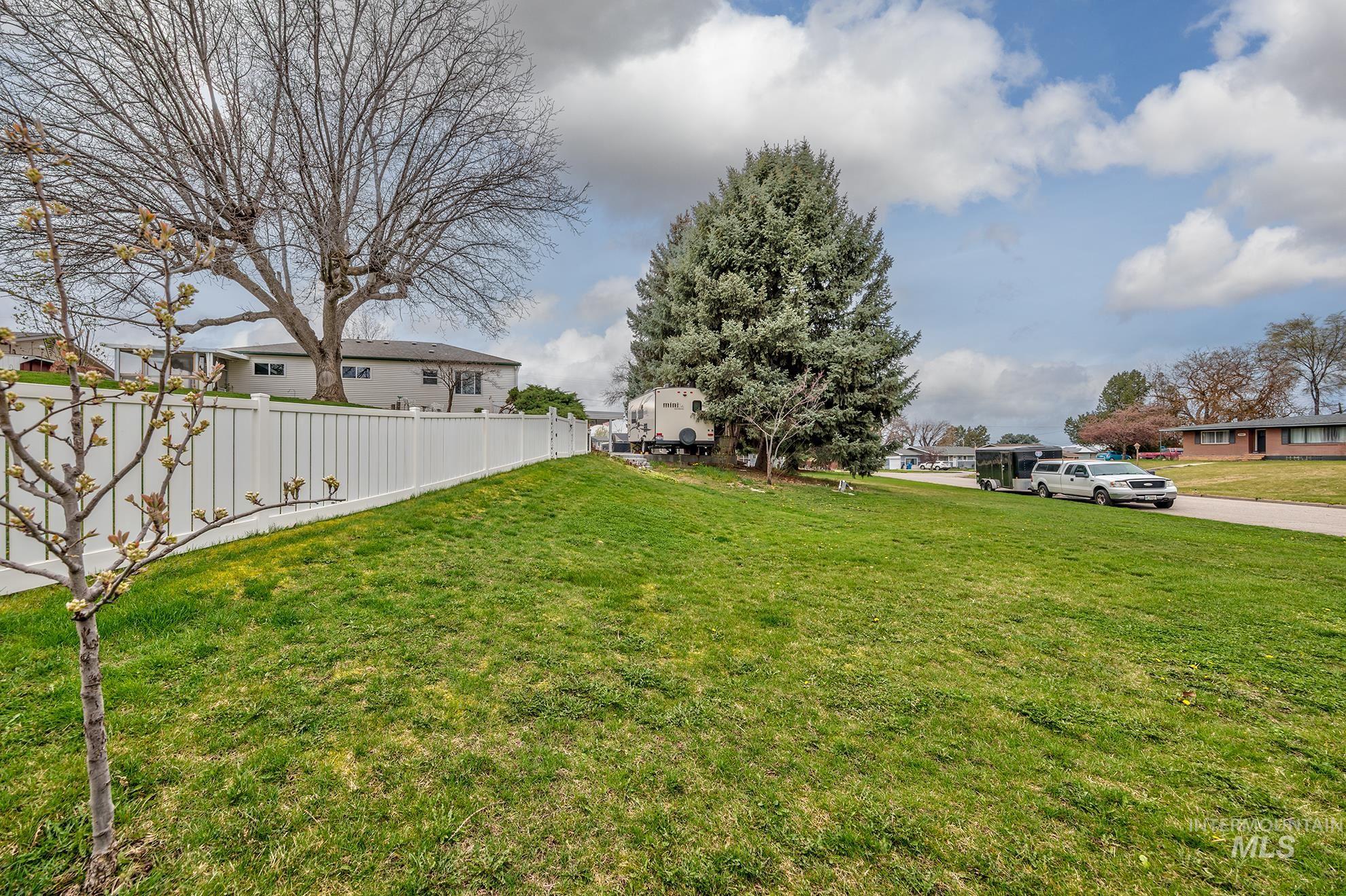 148 N 20th St, Payette, Idaho 83661, 3 Bedrooms, 2 Bathrooms, Residential For Sale, Price $399,000,MLS 98980477