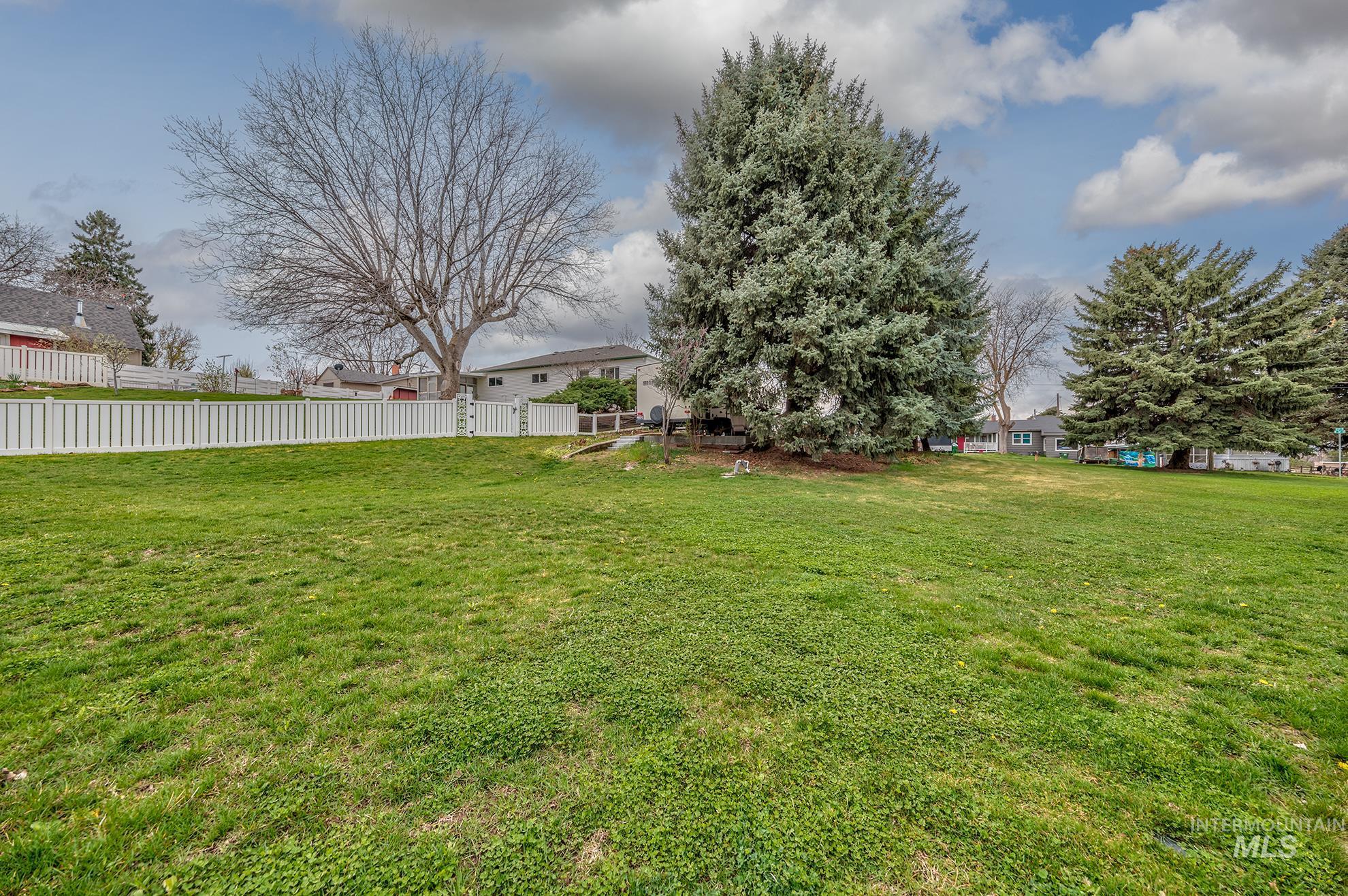 148 N 20th St, Payette, Idaho 83661, 3 Bedrooms, 2 Bathrooms, Residential For Sale, Price $399,000,MLS 98980477