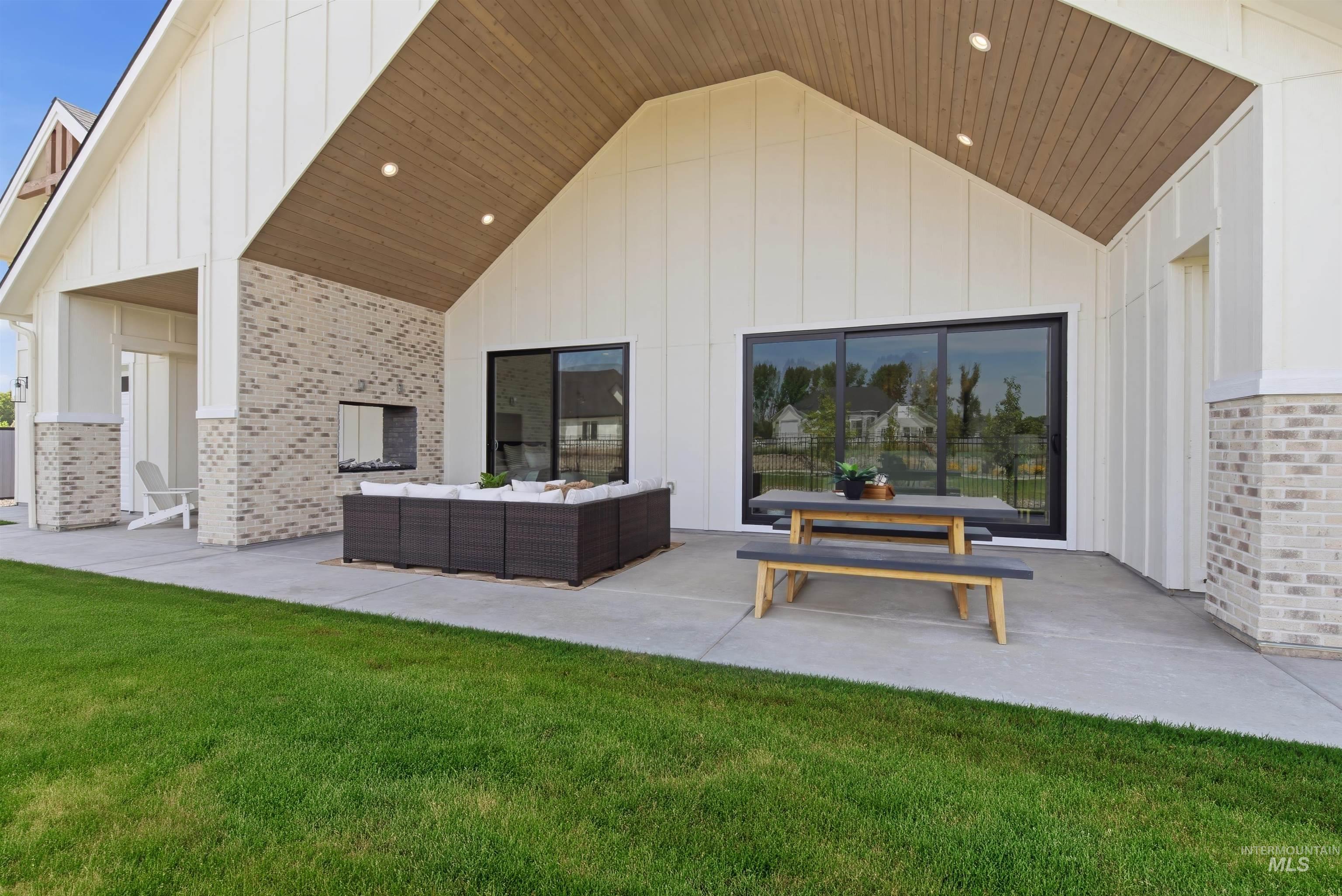 4390 W Strant Dr., Eagle, Idaho 83616, 3 Bedrooms, 2.5 Bathrooms, Residential For Sale, Price $1,194,821,MLS 98980480