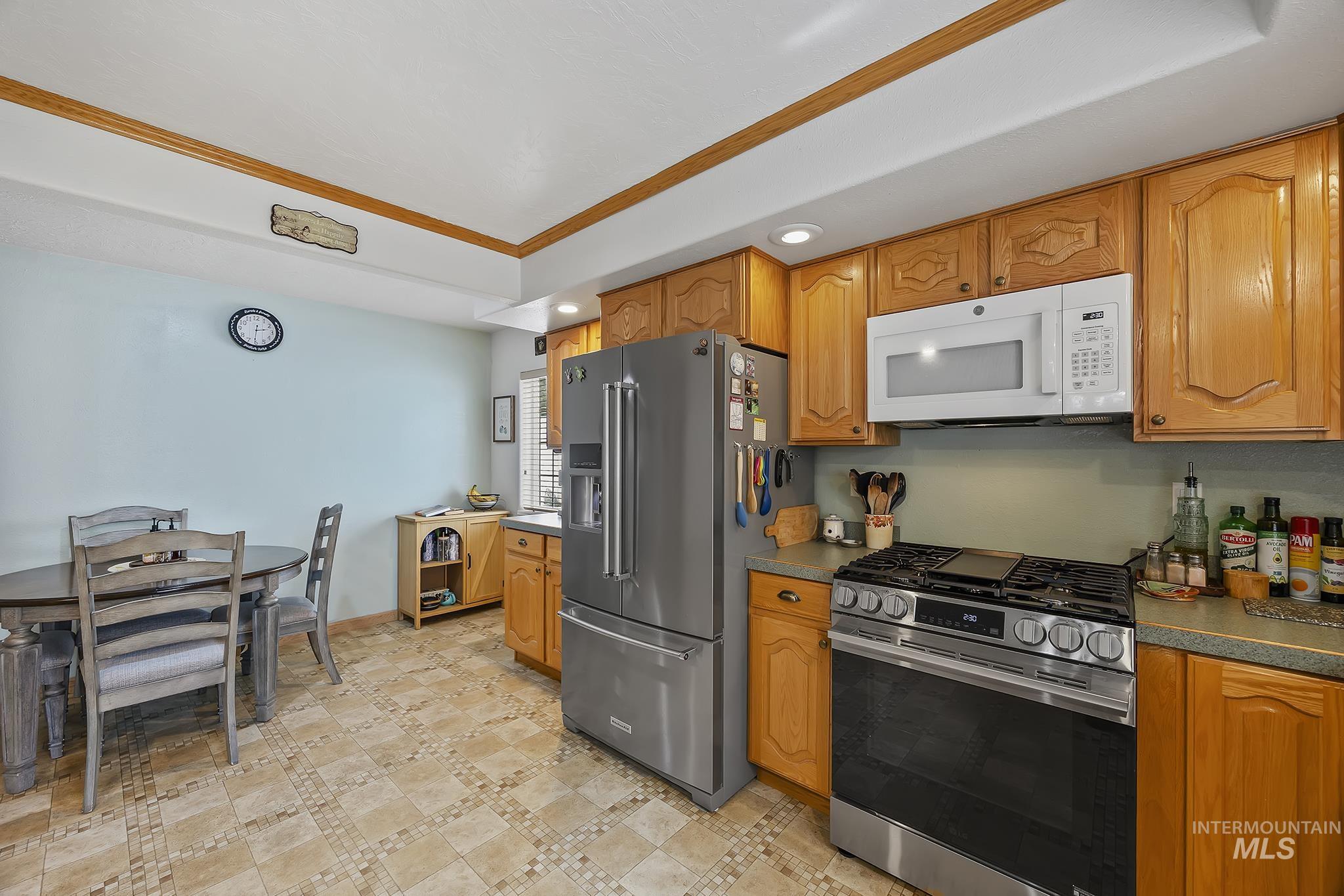 704 E Avenue D, Jerome, Idaho 83338, 3 Bedrooms, 2 Bathrooms, Residential For Sale, Price $349,950,MLS 98980482