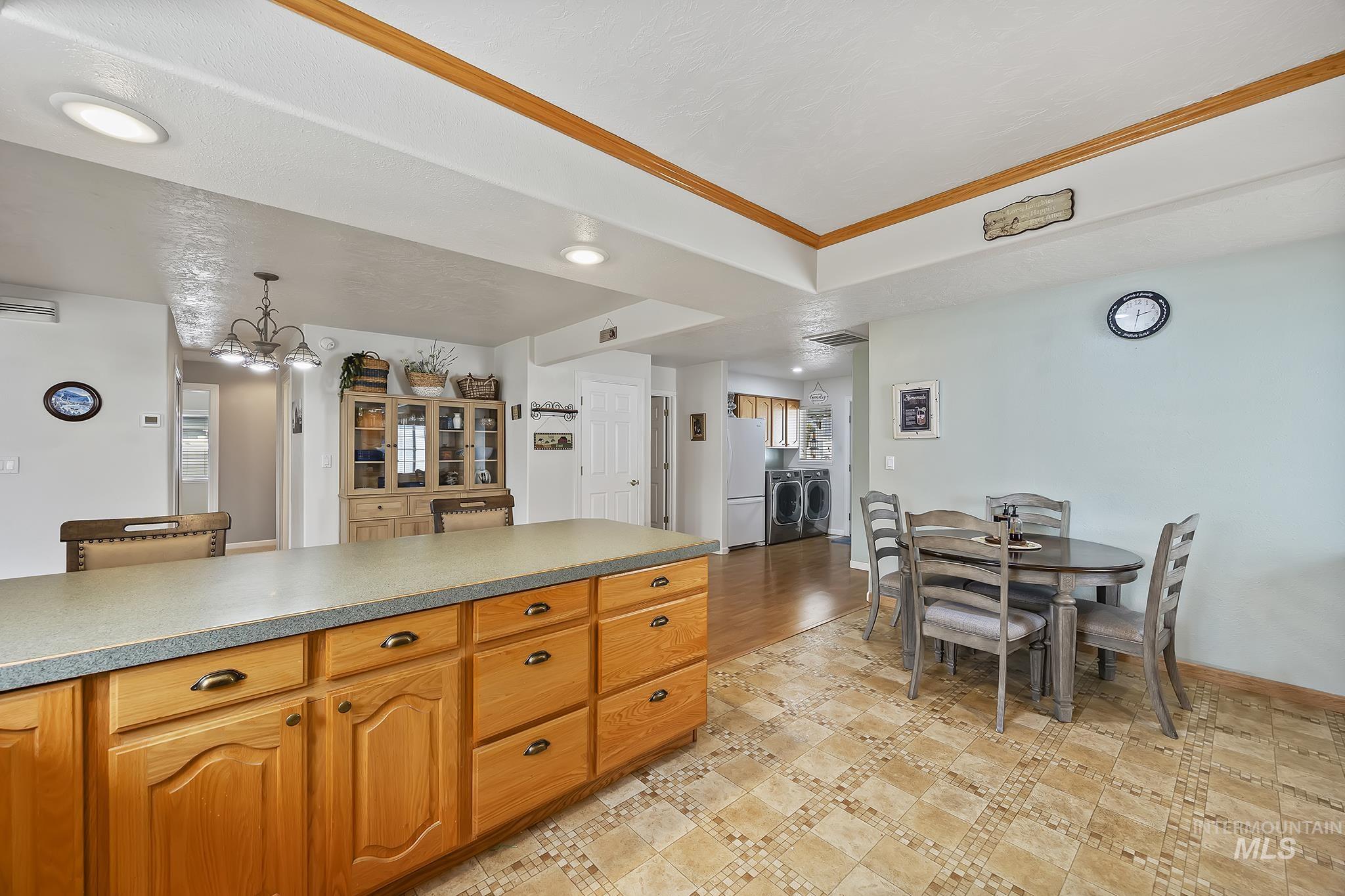 704 E Avenue D, Jerome, Idaho 83338, 3 Bedrooms, 2 Bathrooms, Residential For Sale, Price $349,950,MLS 98980482