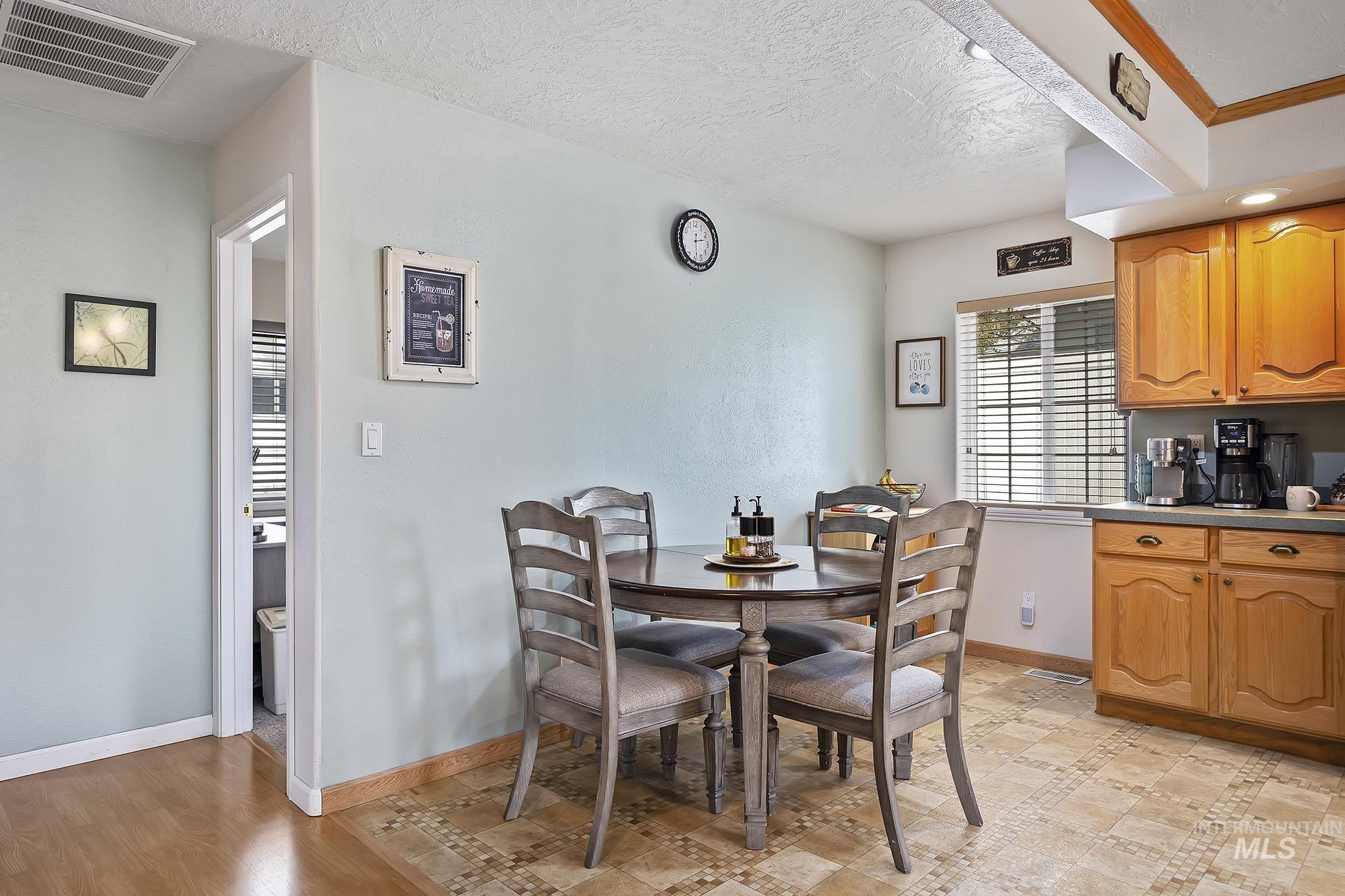 704 E Avenue D, Jerome, Idaho 83338, 3 Bedrooms, 2 Bathrooms, Residential For Sale, Price $349,950,MLS 98980482