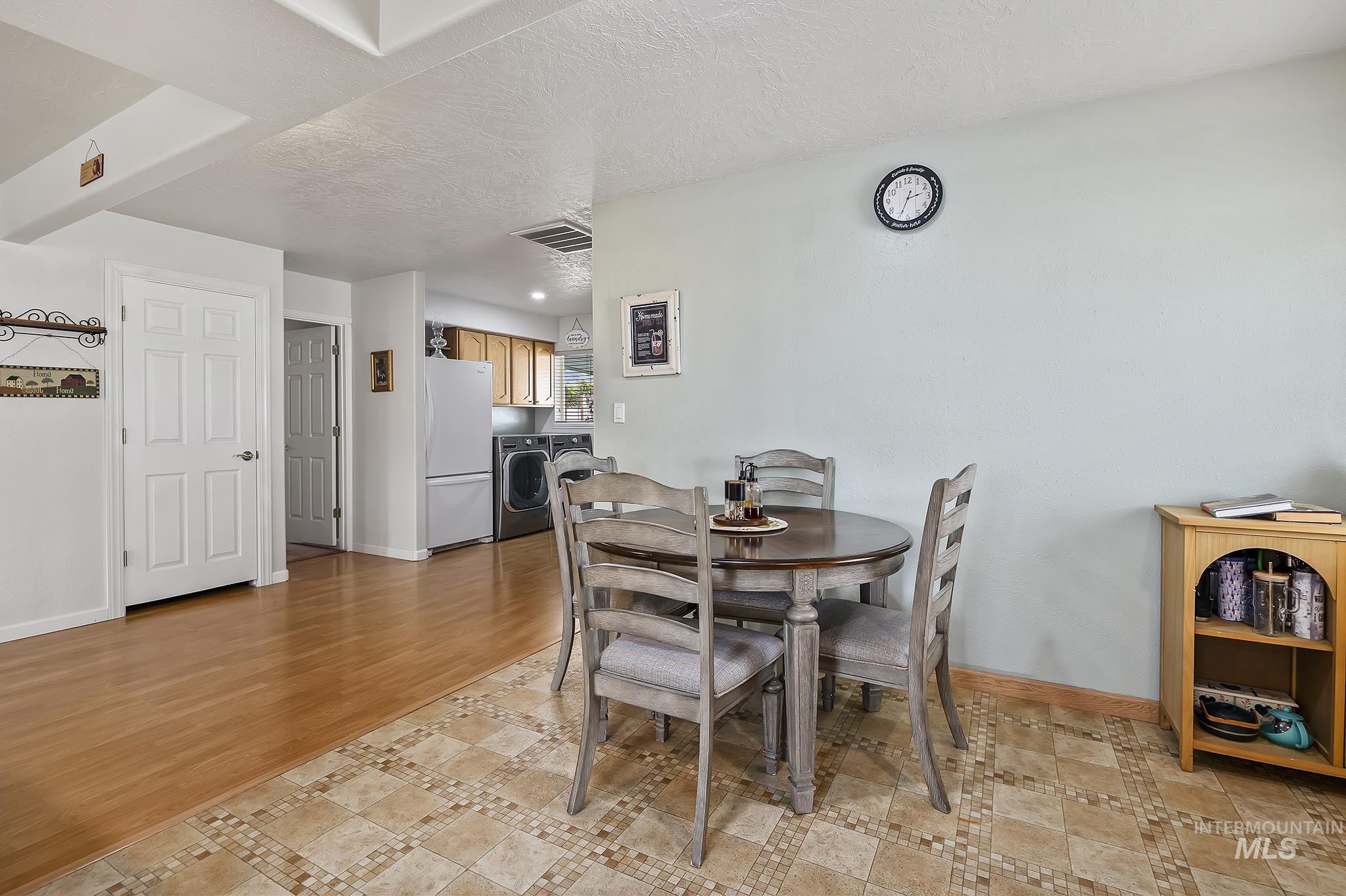 704 E Avenue D, Jerome, Idaho 83338, 3 Bedrooms, 2 Bathrooms, Residential For Sale, Price $349,950,MLS 98980482