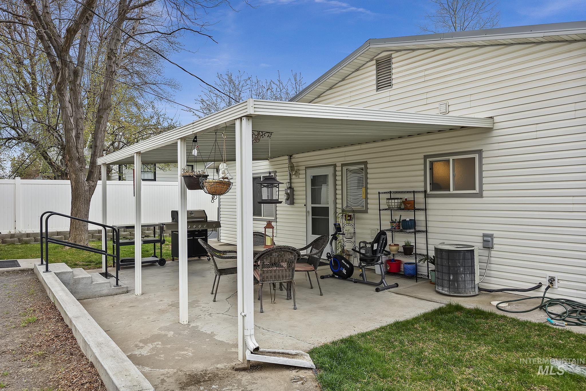 704 E Avenue D, Jerome, Idaho 83338, 3 Bedrooms, 2 Bathrooms, Residential For Sale, Price $349,950,MLS 98980482