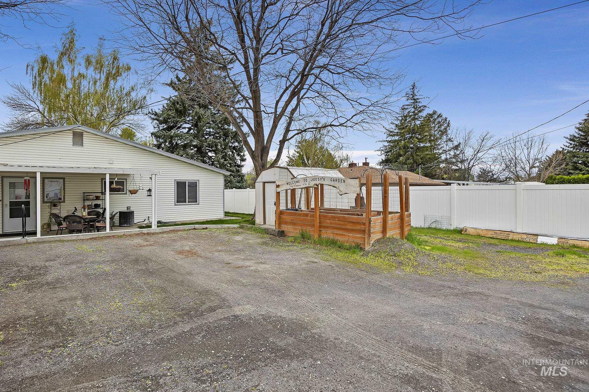 704 E Avenue D, Jerome, Idaho 83338, 3 Bedrooms, 2 Bathrooms, Residential For Sale, Price $349,950,MLS 98980482