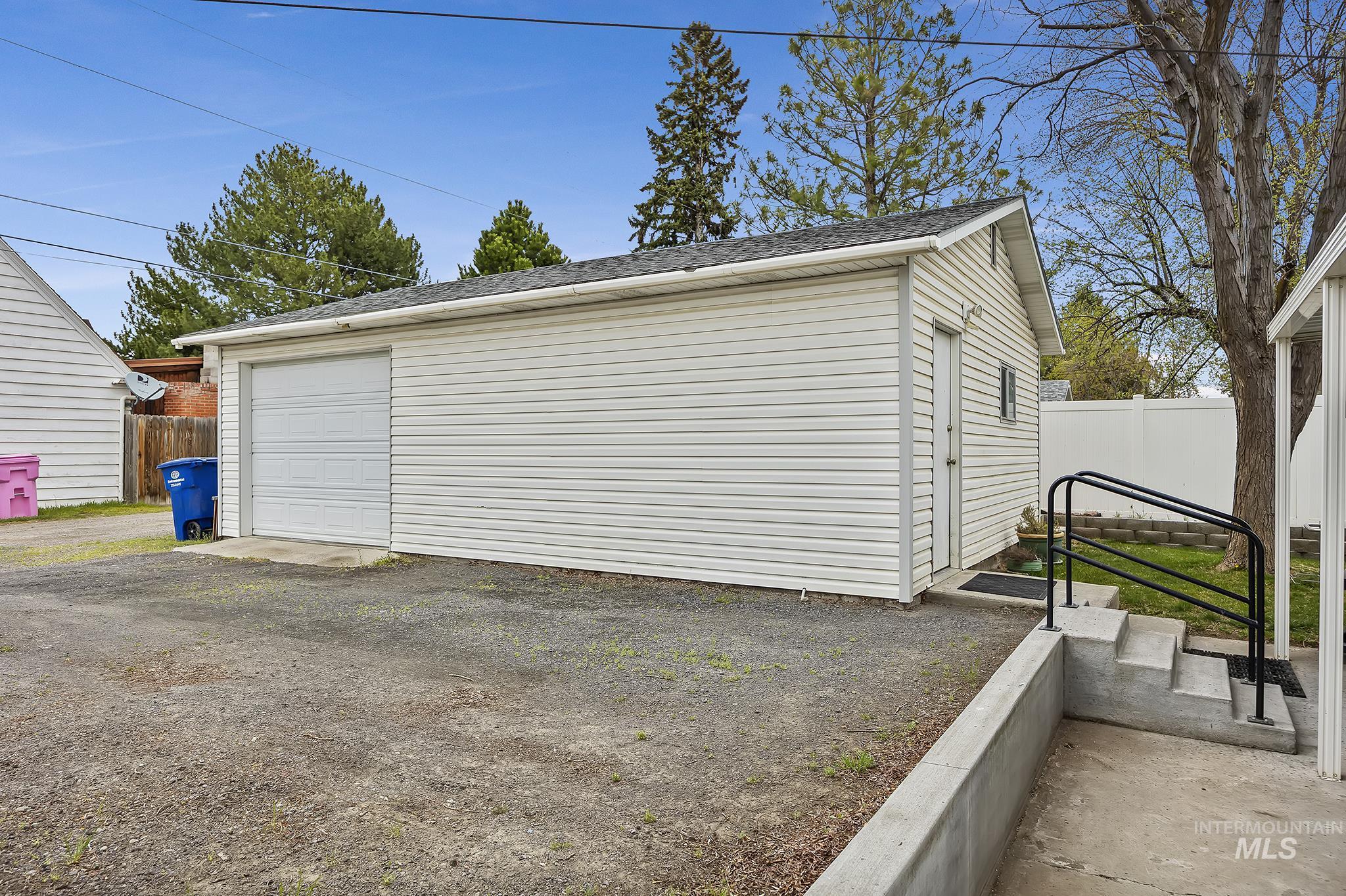 704 E Avenue D, Jerome, Idaho 83338, 3 Bedrooms, 2 Bathrooms, Residential For Sale, Price $349,950,MLS 98980482