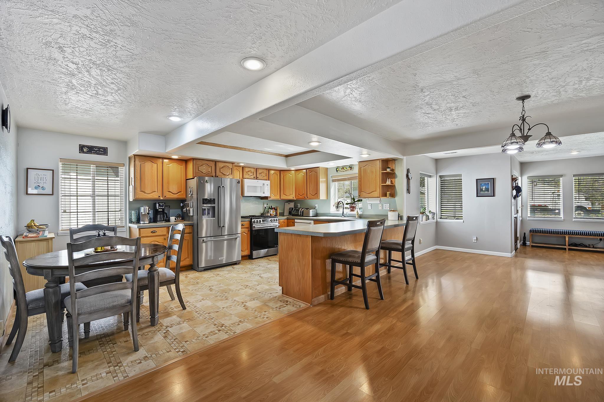 704 E Avenue D, Jerome, Idaho 83338, 3 Bedrooms, 2 Bathrooms, Residential For Sale, Price $349,950,MLS 98980482