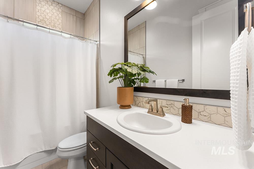 2515 N World Cup Way, Eagle, Idaho 83616, 3 Bedrooms, 2 Bathrooms, Residential For Sale, Price $995,000,MLS 98980483