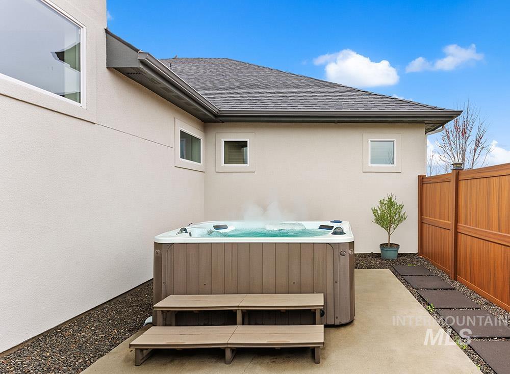 2515 N World Cup Way, Eagle, Idaho 83616, 3 Bedrooms, 2 Bathrooms, Residential For Sale, Price $995,000,MLS 98980483