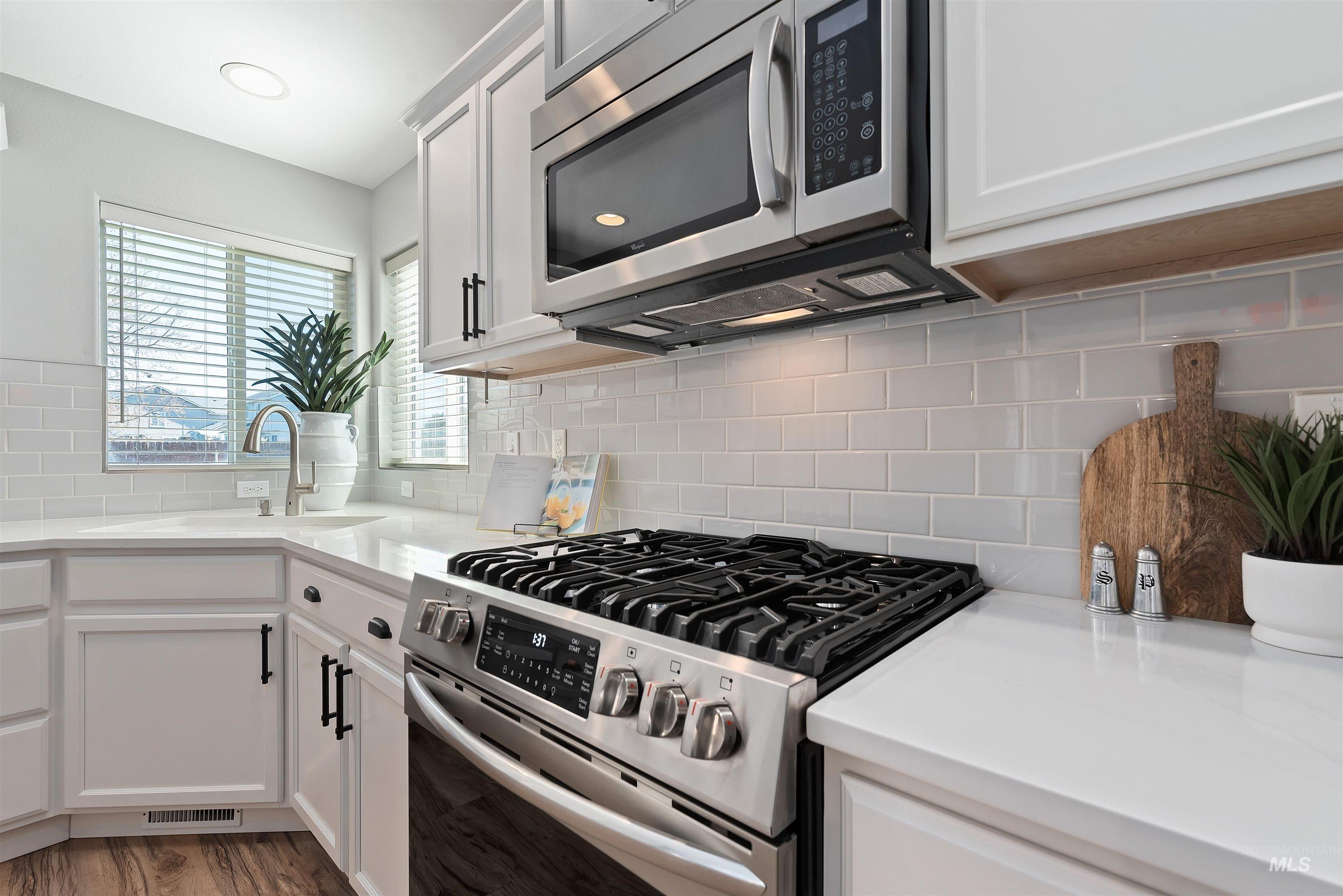 2610 N Snowbell Rd, Kuna, Idaho 83634-3417, 5 Bedrooms, 2.5 Bathrooms, Residential For Sale, Price $600,000,MLS 98980484