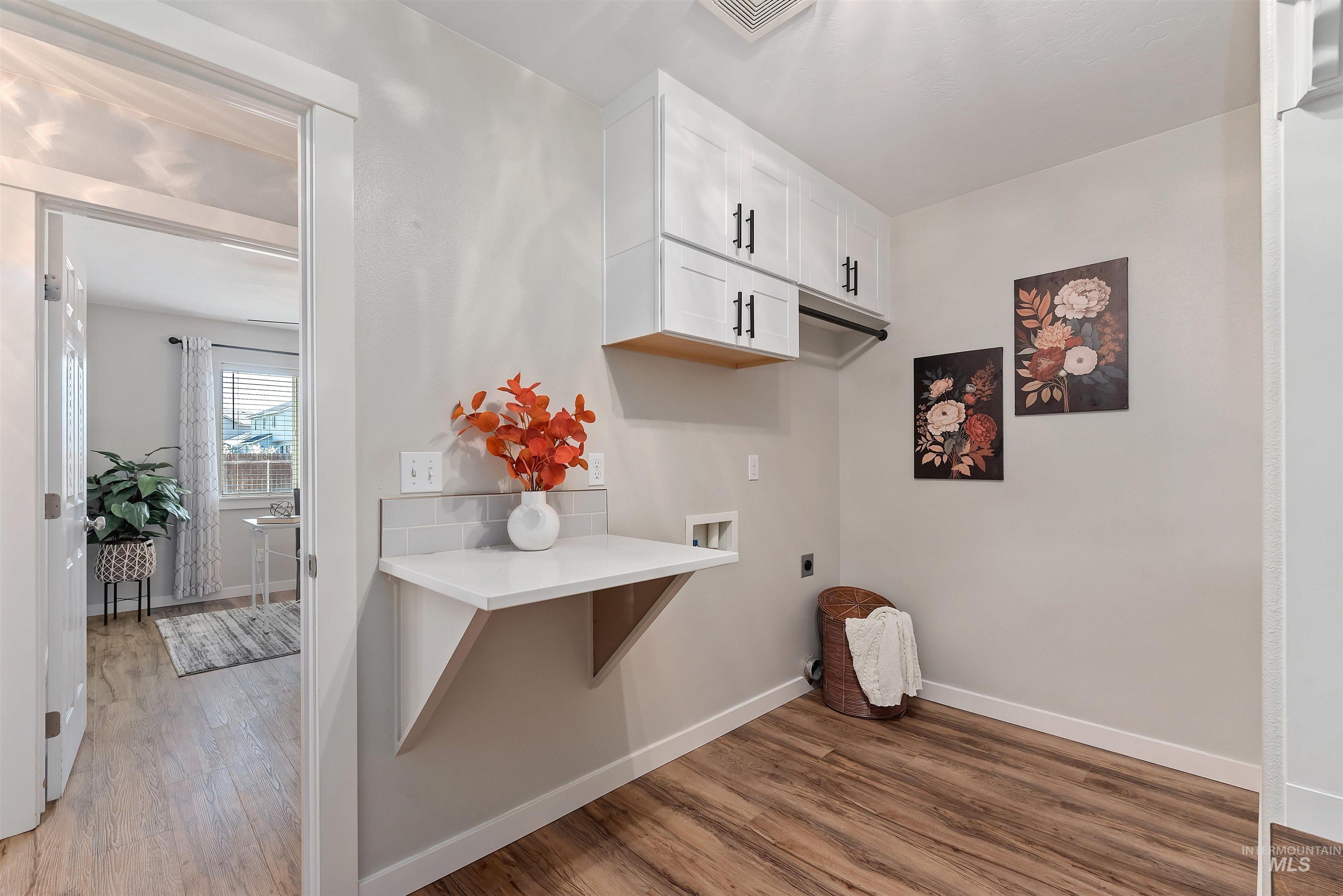 2610 N Snowbell Rd, Kuna, Idaho 83634-3417, 5 Bedrooms, 2.5 Bathrooms, Residential For Sale, Price $600,000,MLS 98980484