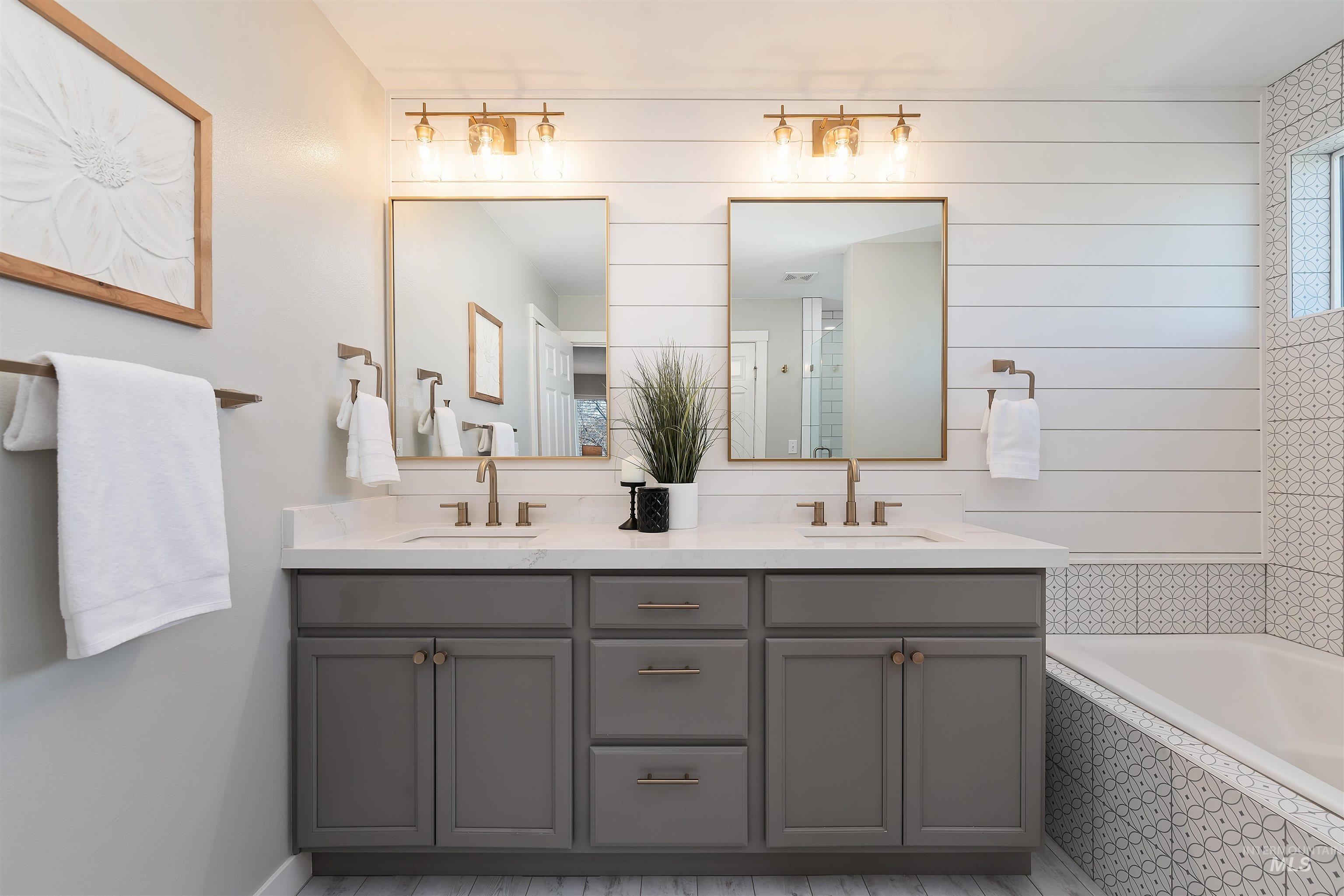 2610 N Snowbell Rd, Kuna, Idaho 83634-3417, 5 Bedrooms, 2.5 Bathrooms, Residential For Sale, Price $600,000,MLS 98980484