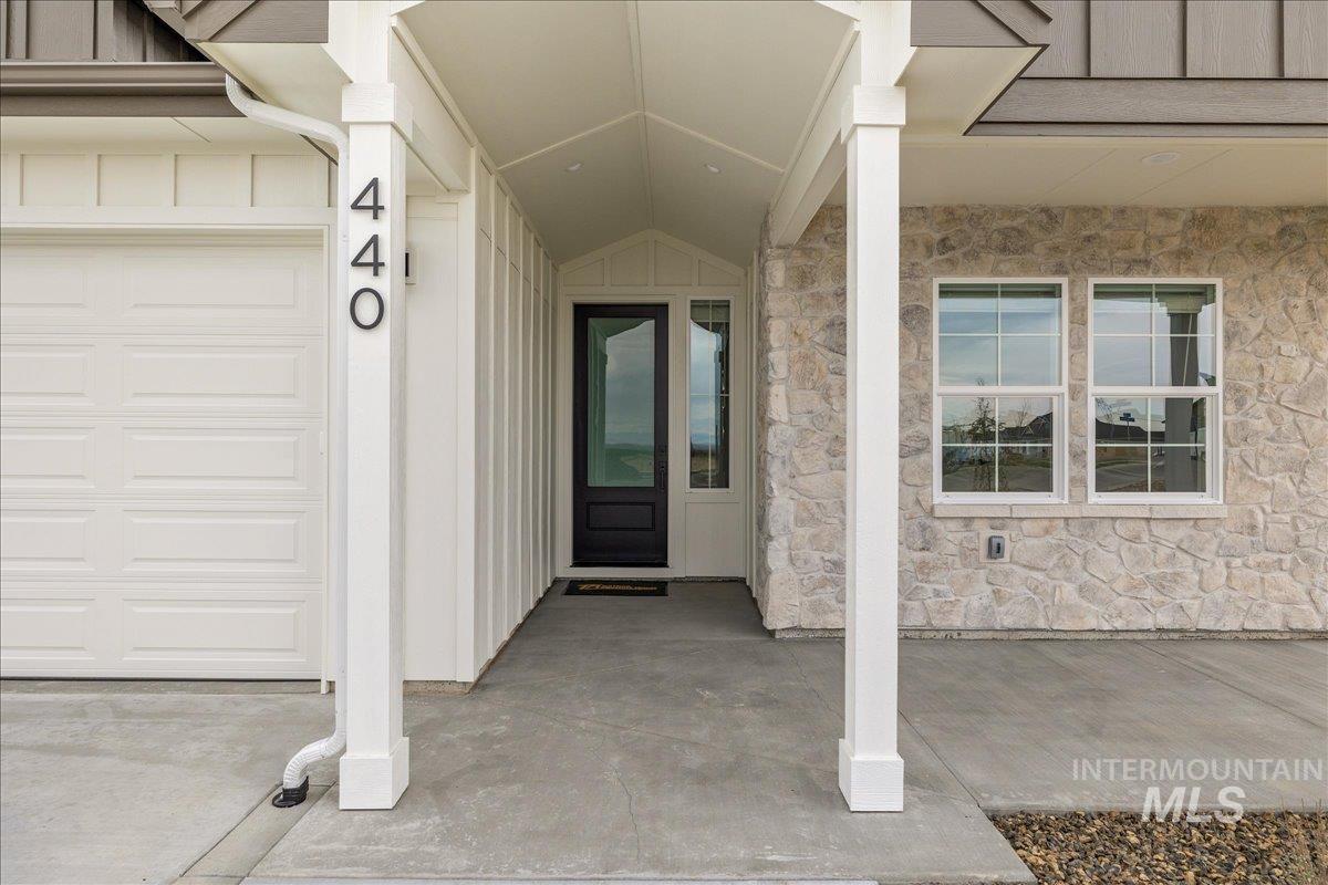 440 S Radiator Way, Boise, Idaho 83716, 3 Bedrooms, 2 Bathrooms, Residential For Sale, Price $470,000,MLS 98980487