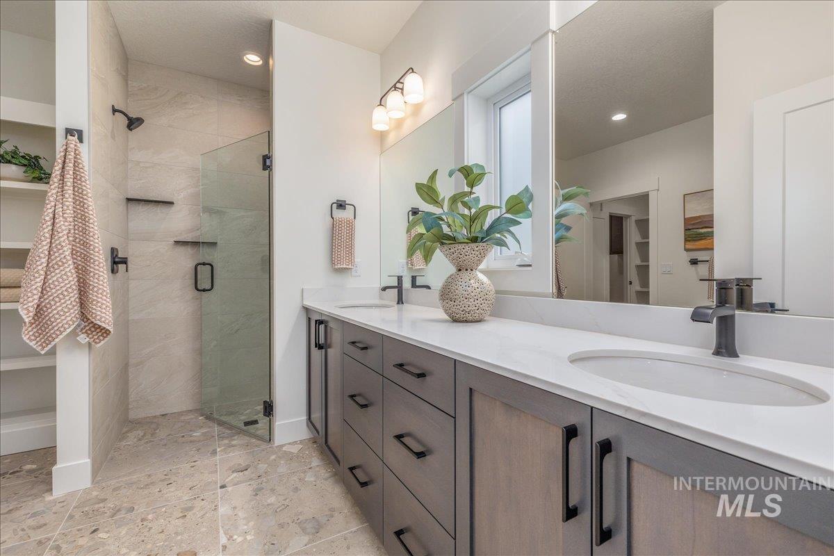 440 S Radiator Way, Boise, Idaho 83716, 3 Bedrooms, 2 Bathrooms, Residential For Sale, Price $470,000,MLS 98980487