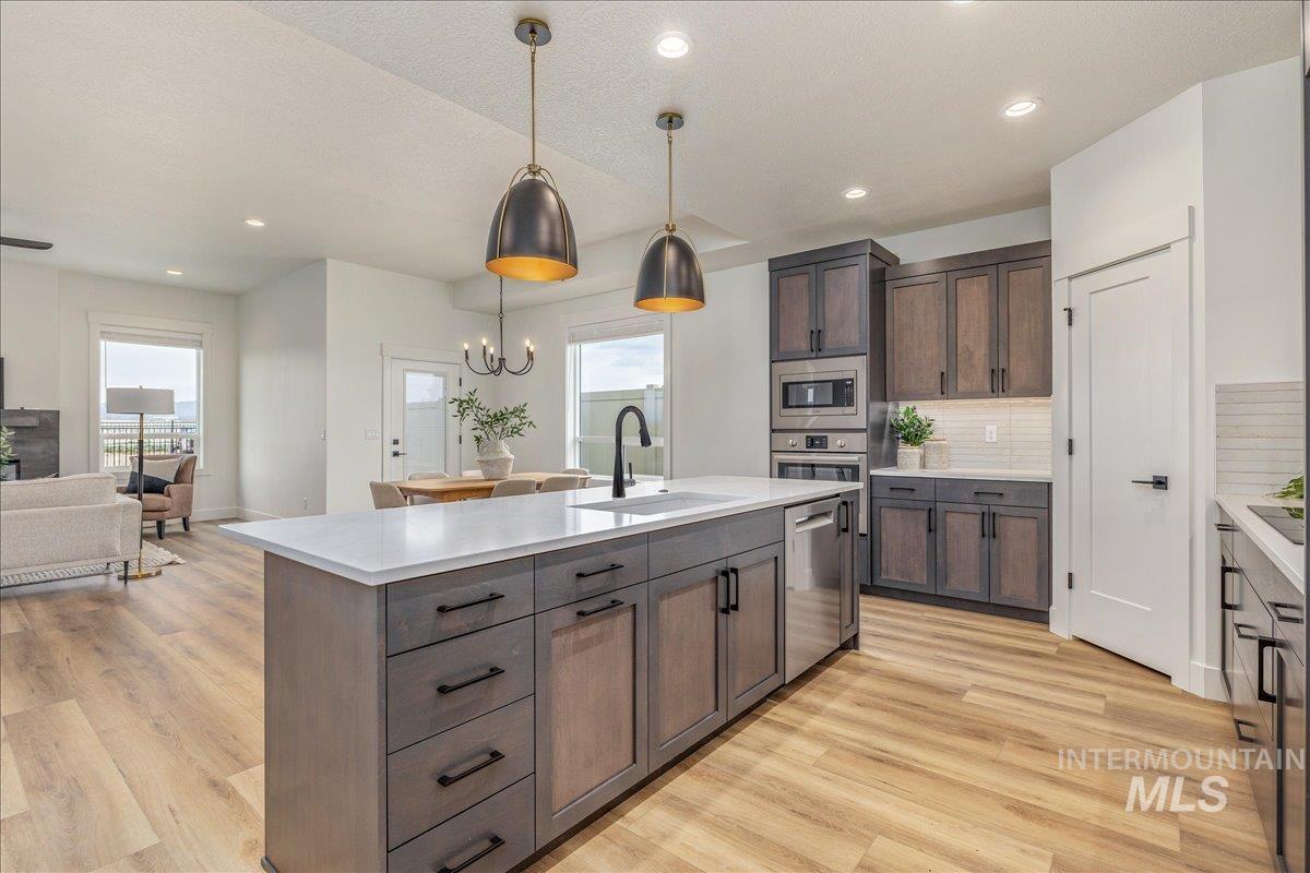 440 S Radiator Way, Boise, Idaho 83716, 3 Bedrooms, 2 Bathrooms, Residential For Sale, Price $470,000,MLS 98980487