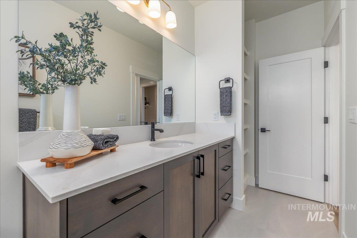 440 S Radiator Way, Boise, Idaho 83716, 3 Bedrooms, 2 Bathrooms, Residential For Sale, Price $470,000,MLS 98980487