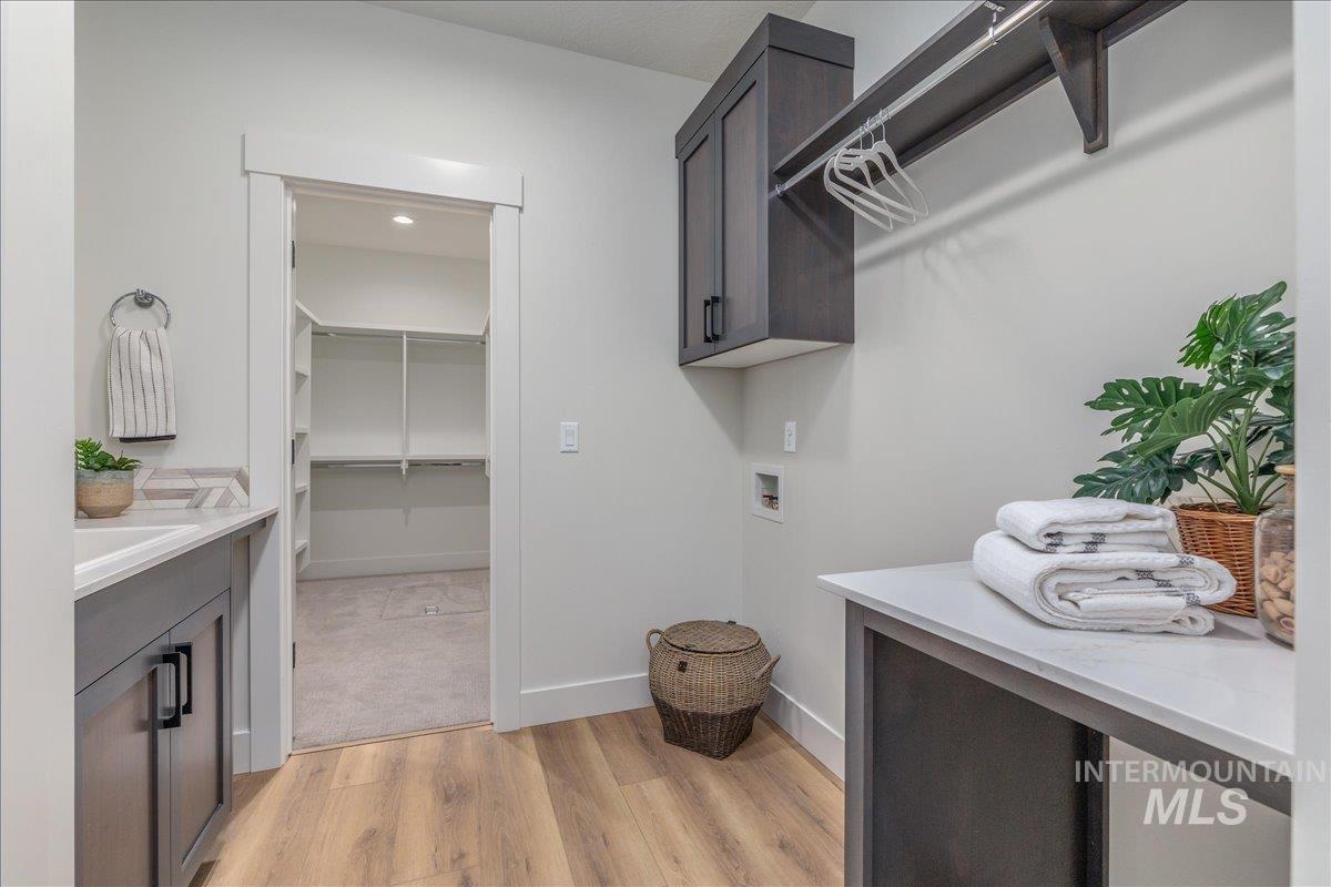 440 S Radiator Way, Boise, Idaho 83716, 3 Bedrooms, 2 Bathrooms, Residential For Sale, Price $470,000,MLS 98980487