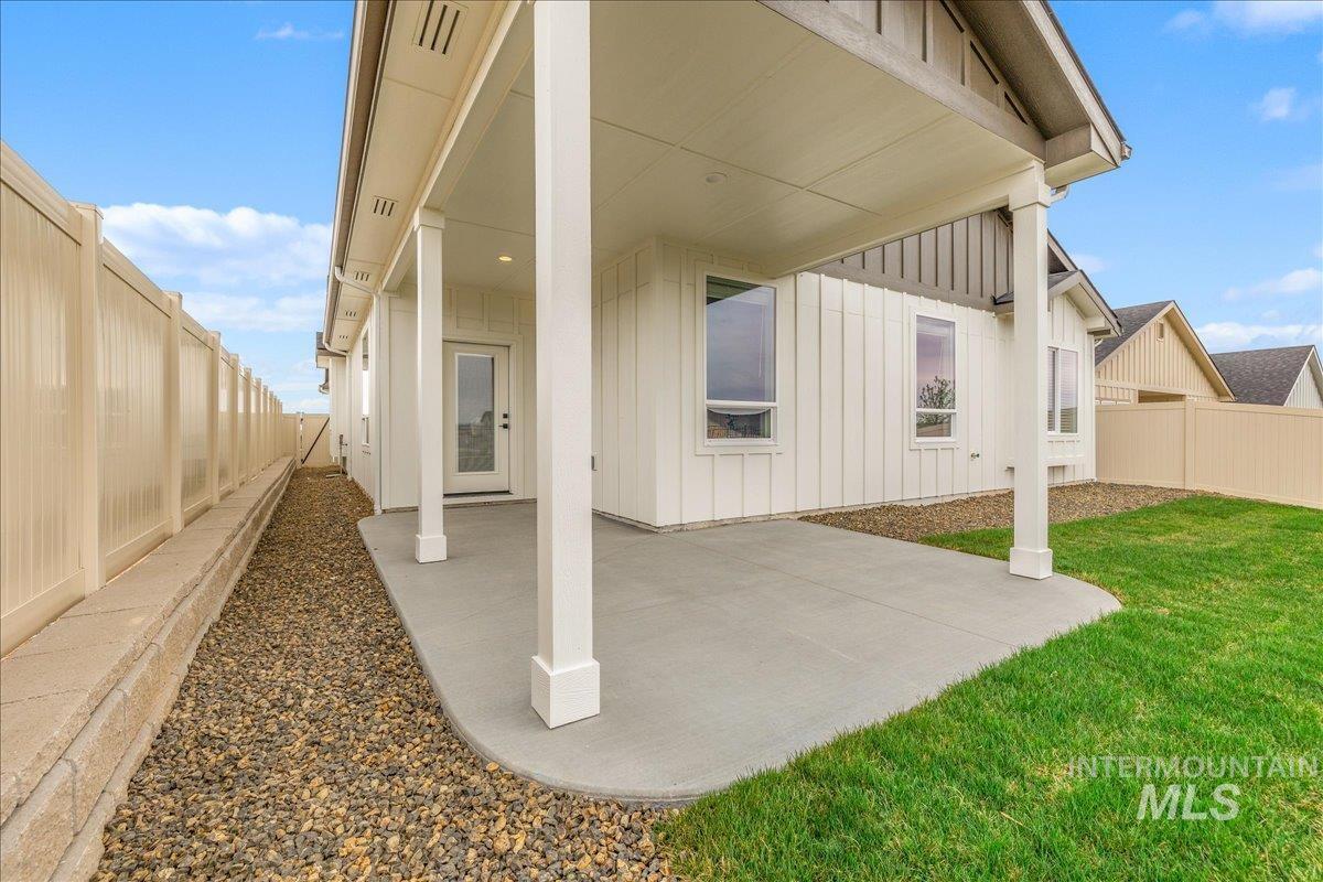 440 S Radiator Way, Boise, Idaho 83716, 3 Bedrooms, 2 Bathrooms, Residential For Sale, Price $470,000,MLS 98980487