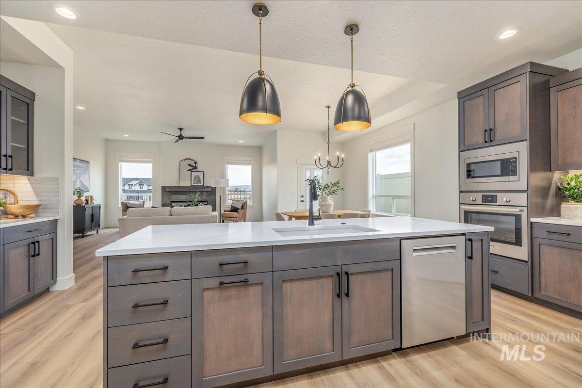 440 S Radiator Way, Boise, Idaho 83716, 3 Bedrooms, 2 Bathrooms, Residential For Sale, Price $470,000,MLS 98980487