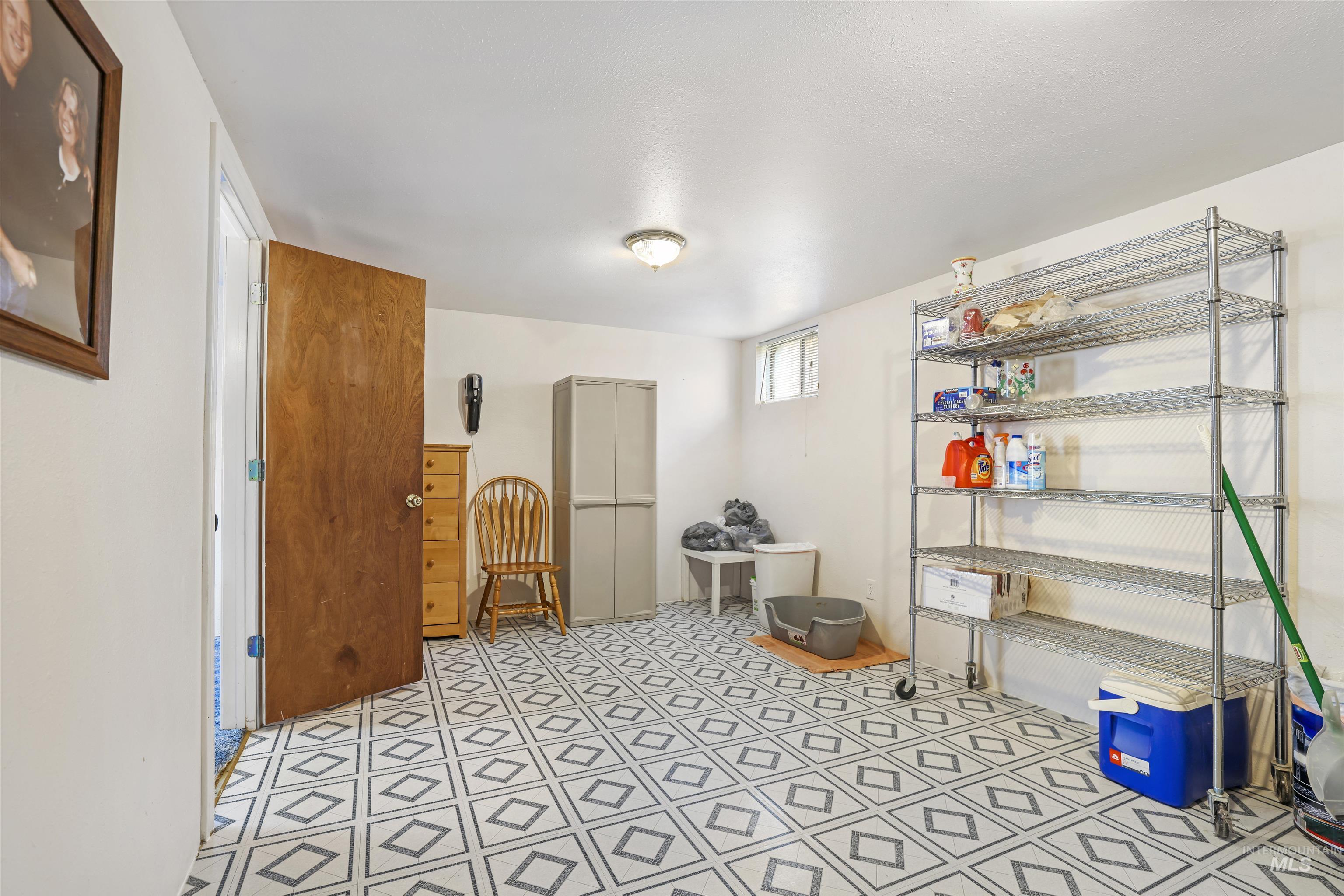 328 E Ave J, Jerome, Idaho 83338, 4 Bedrooms, 1 Bathroom, Residential For Sale, Price $289,900,MLS 98980488