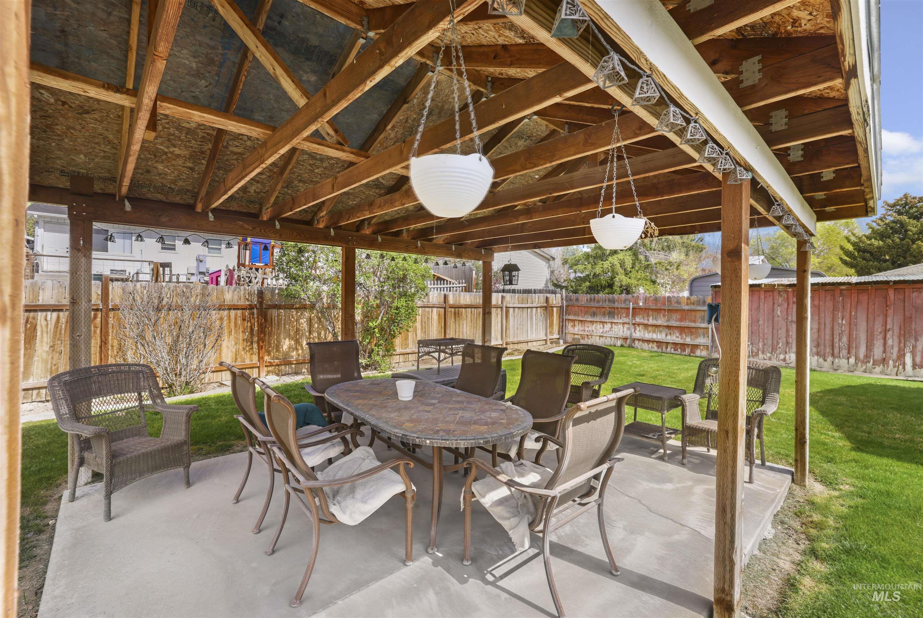 328 E Ave J, Jerome, Idaho 83338, 4 Bedrooms, 1 Bathroom, Residential For Sale, Price $289,900,MLS 98980488