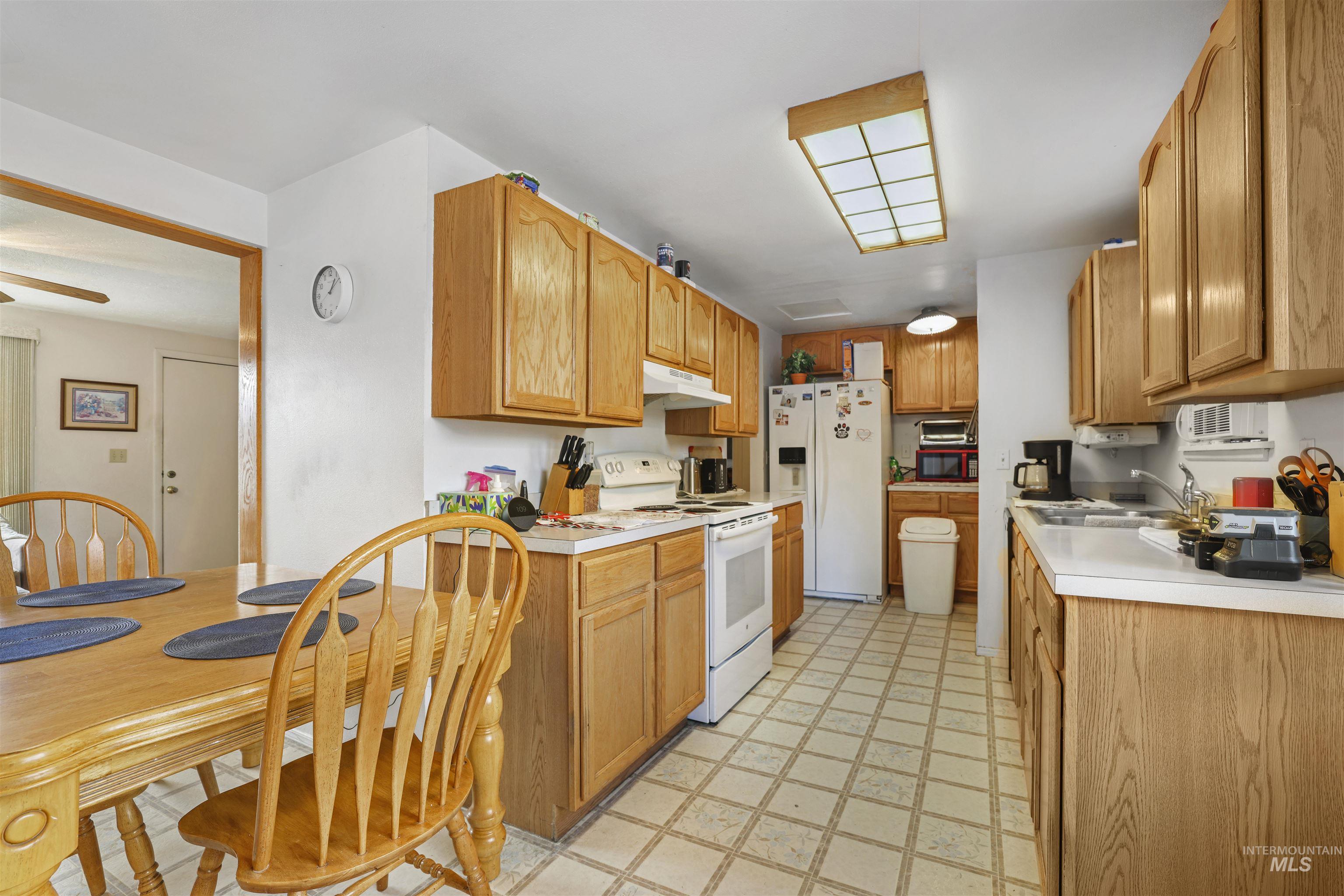 328 E Ave J, Jerome, Idaho 83338, 4 Bedrooms, 1 Bathroom, Residential For Sale, Price $289,900,MLS 98980488