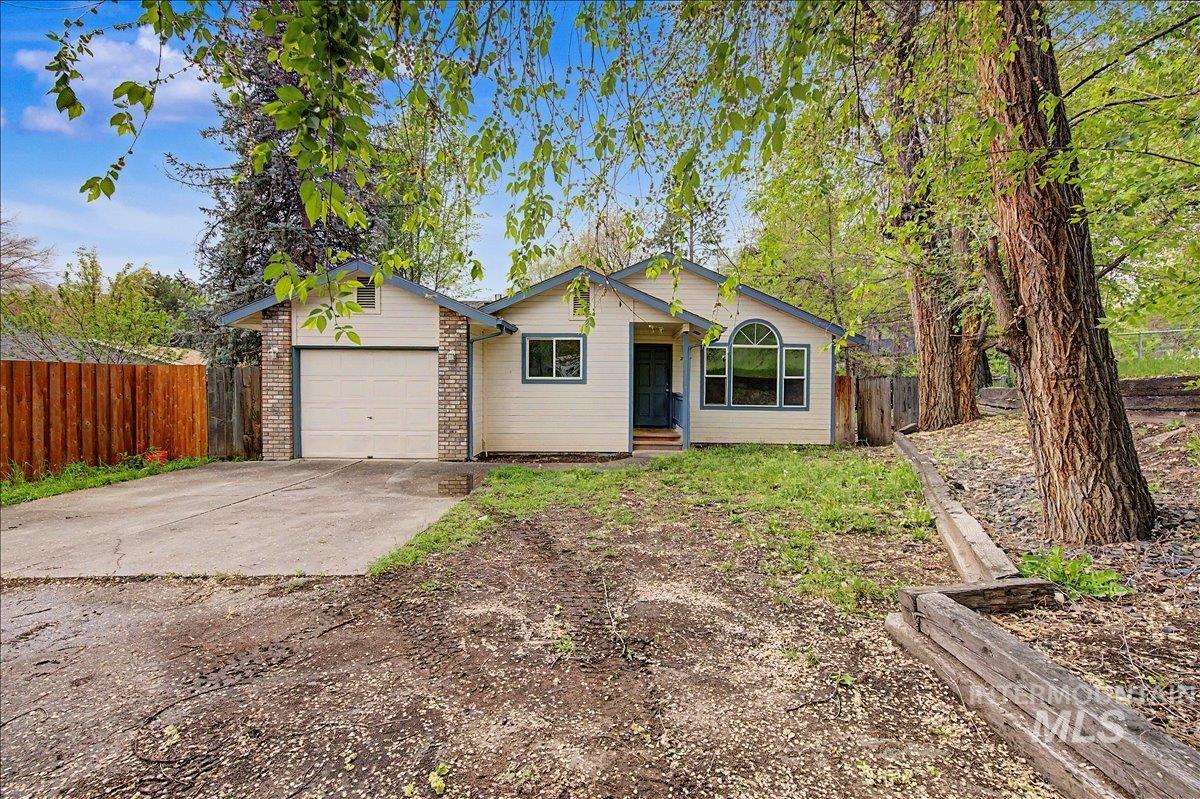 2501 W Hill Rd, Boise, Idaho 83702, 3 Bedrooms, 2 Bathrooms, Residential For Sale, Price $544,900, 98980489