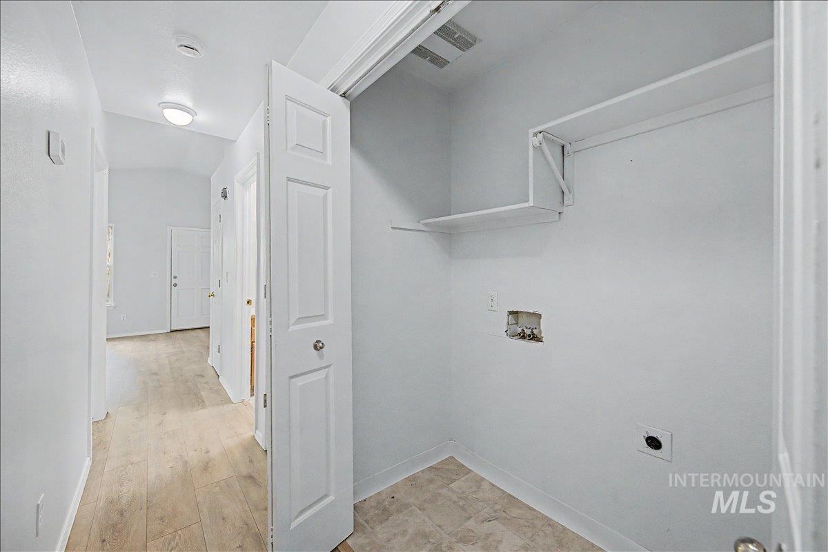 2501 W Hill Rd, Boise, Idaho 83702, 3 Bedrooms, 2 Bathrooms, Residential For Sale, Price $544,900, 98980489